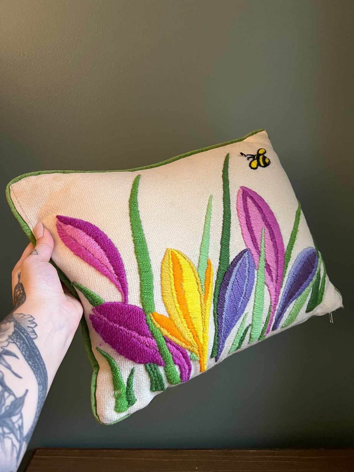 VTG 70s floral crewel throw pillow cover