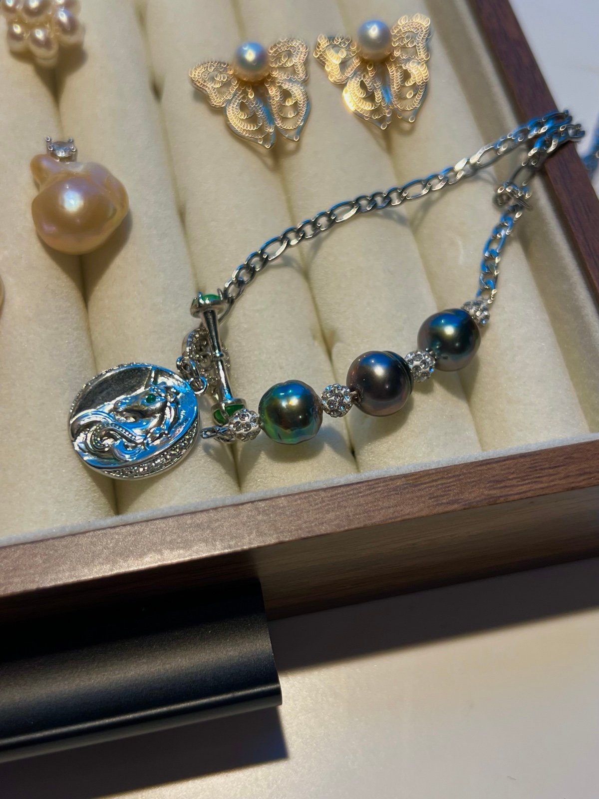 Tahitian pearl Necklace