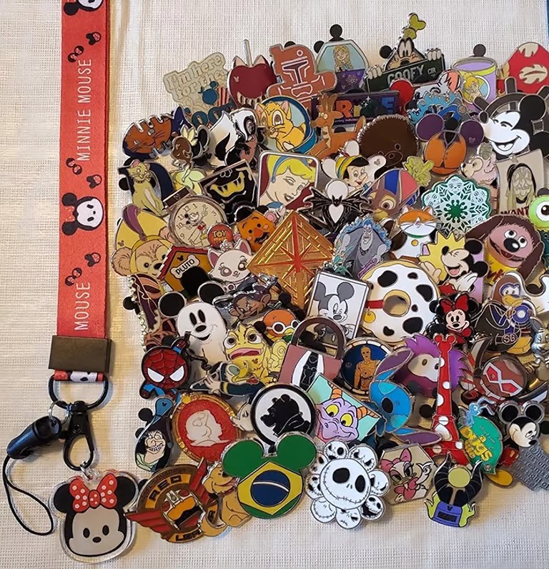DISNEY TRADING PINS 50 LOT, NO DUPLICATES, + Free Minnie Lanyard & Free Shipping