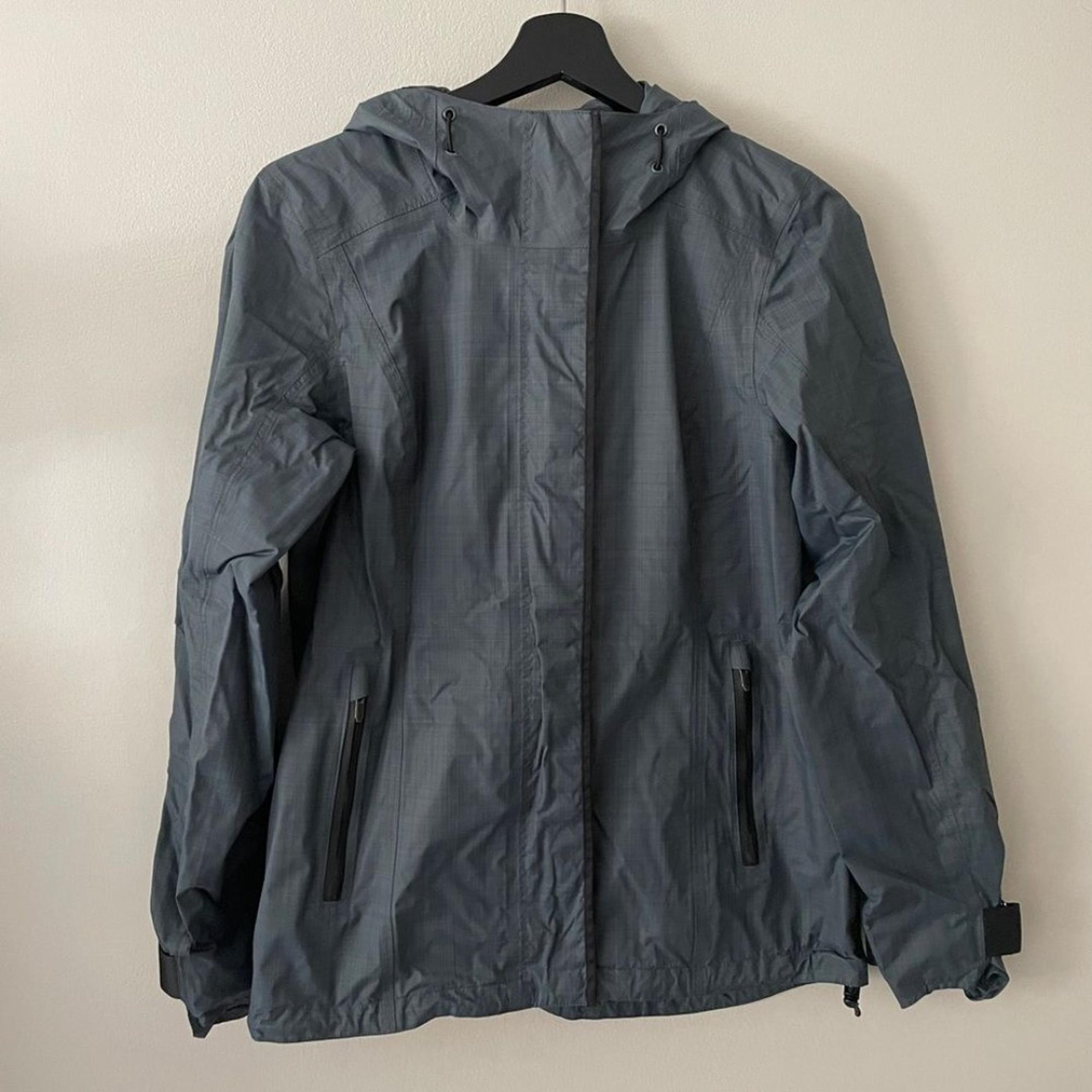 Mountain Hardwear Rain Coat