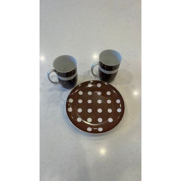 Fritz and Floyd 2 coffee tea cups, brown white very nice. 1 salad plate.