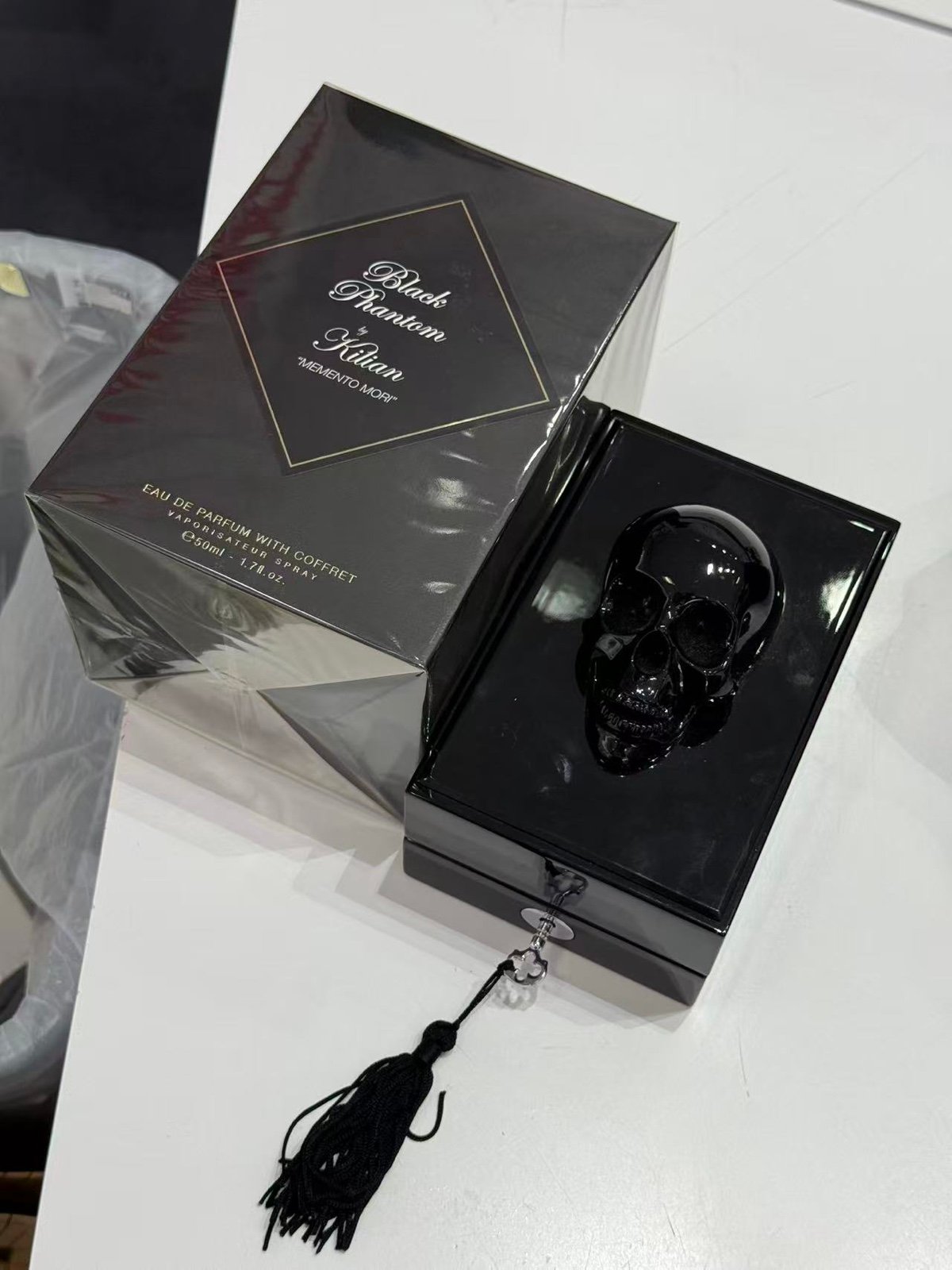 sealed Kilian Black Phantom by  Memento Mori REFILLABLE Spray with Coffret, 50mL