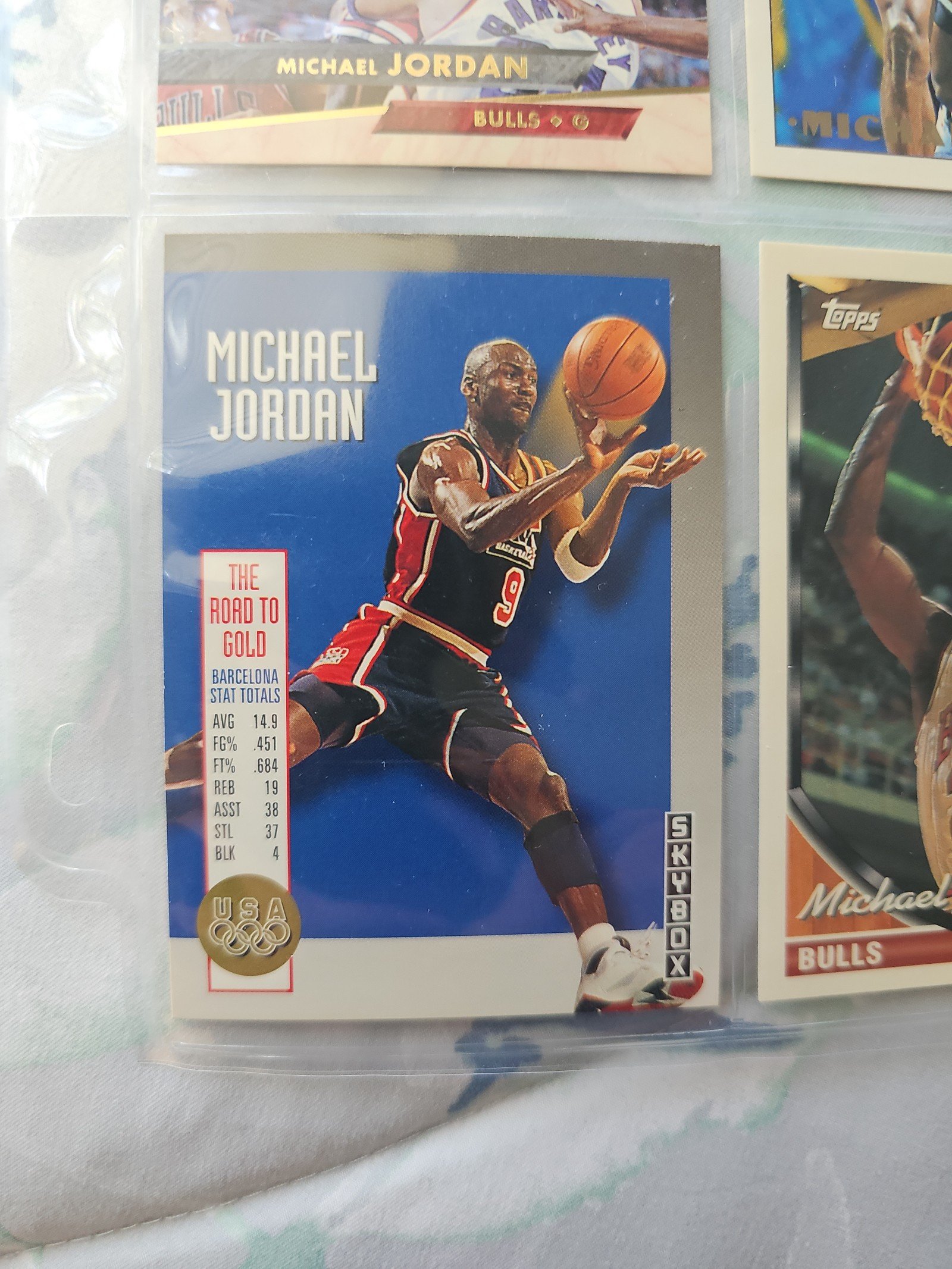 Michael Jordan - SkyBox Basketball Team USA Card #USA11 / 1992