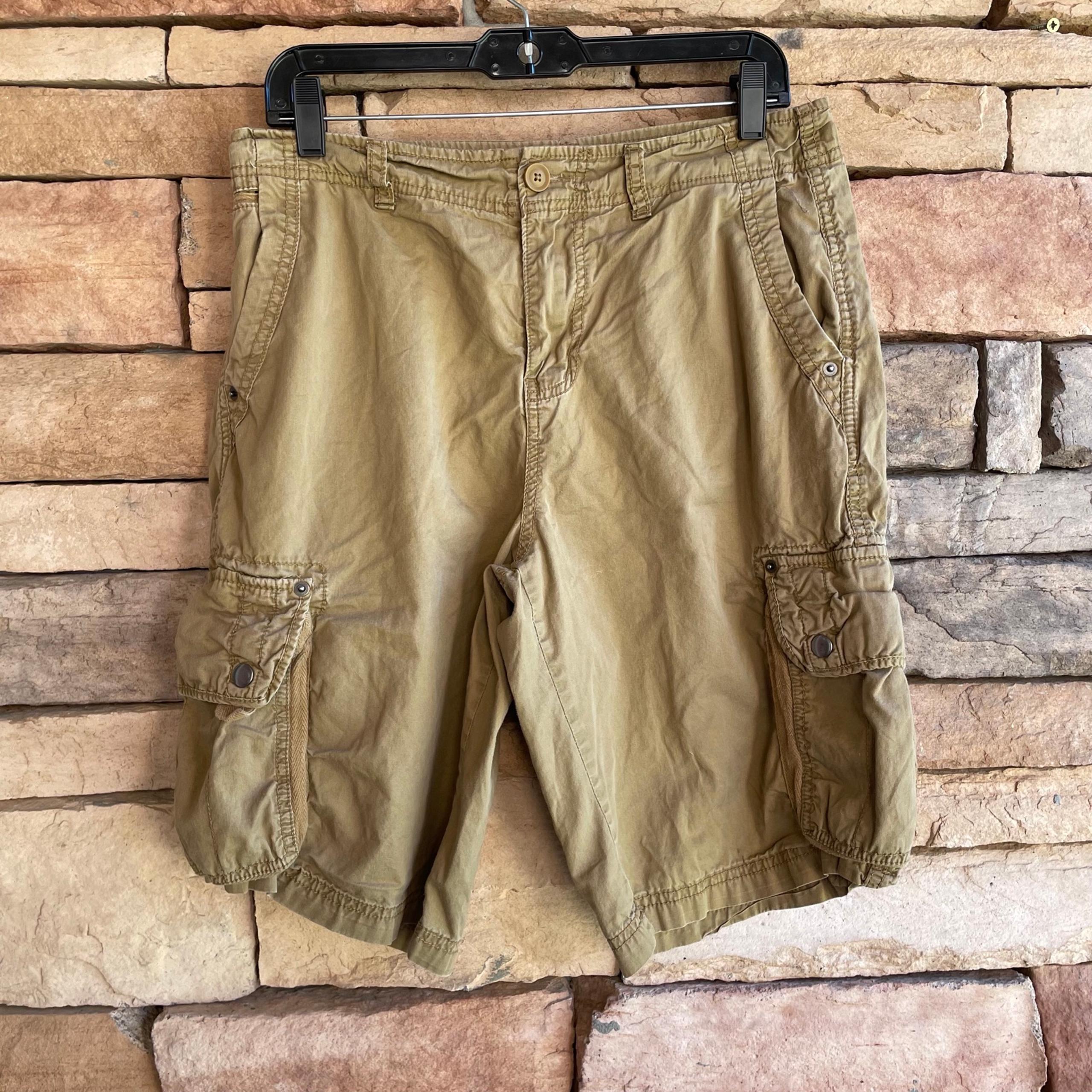 Mossimo Supply Co tan cargo shorts Men 30