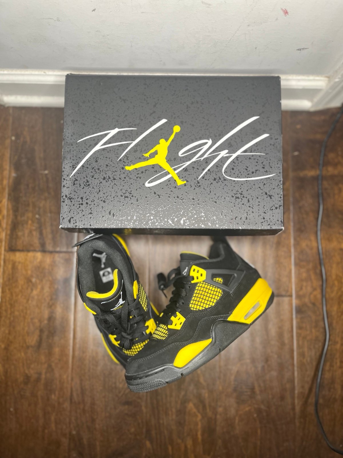 Jordan 4 yellow Thunder