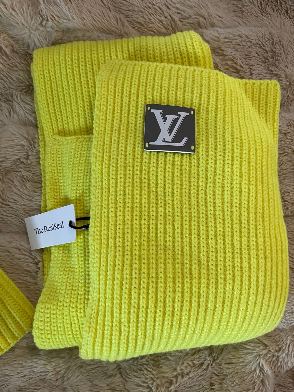 Louis Vuitton Scarf Great for the upcoming Winter snow