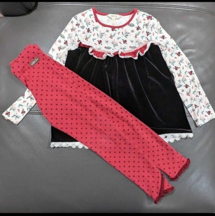 Matilda Jane Holiday outfit size 8 Lucie top and Dodie leggings