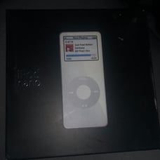 Apple Ipod Nano 2GB White 1st Generation In Box