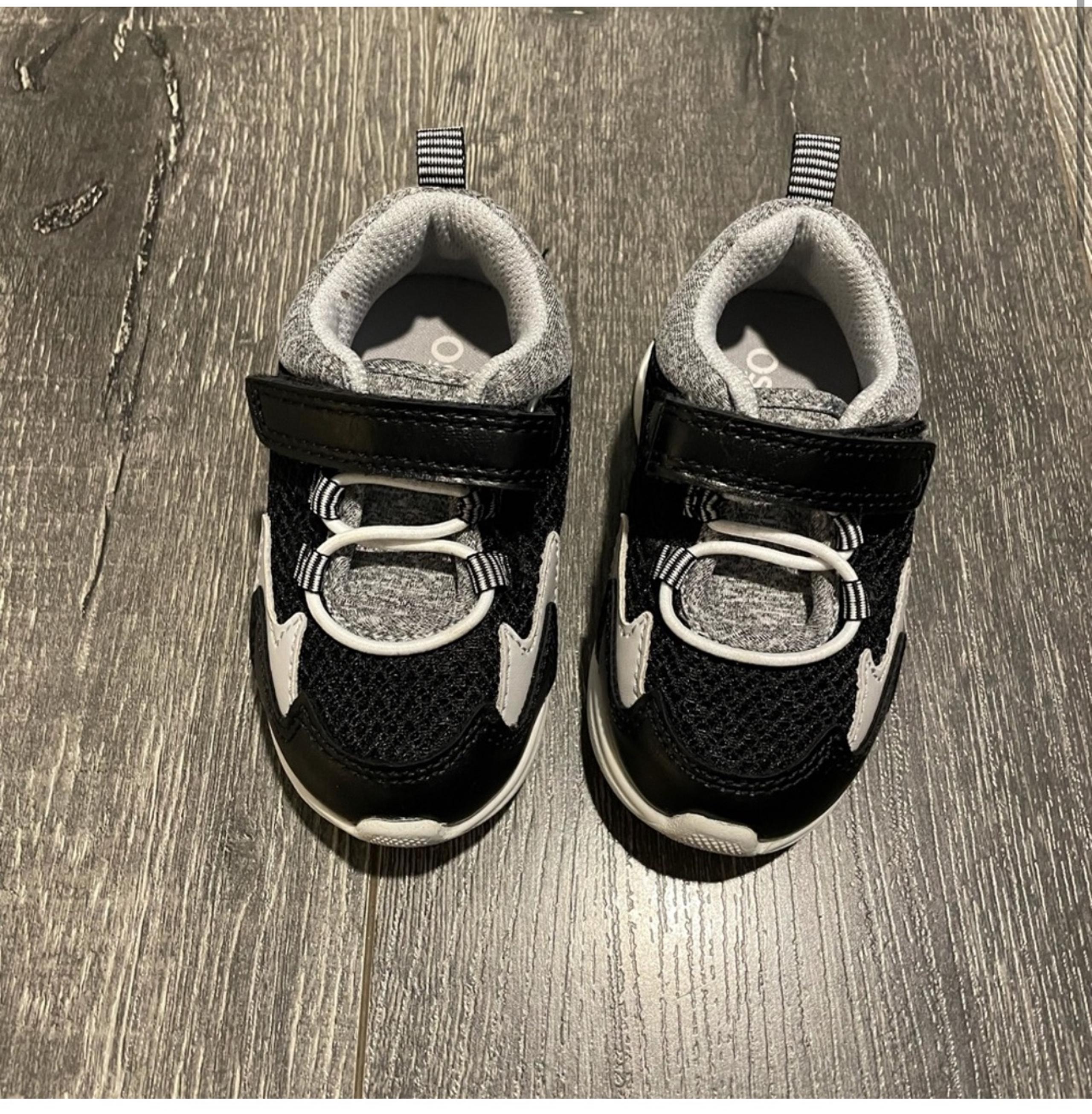 OshKosh B’Gosh Toddler Boy Sneakers