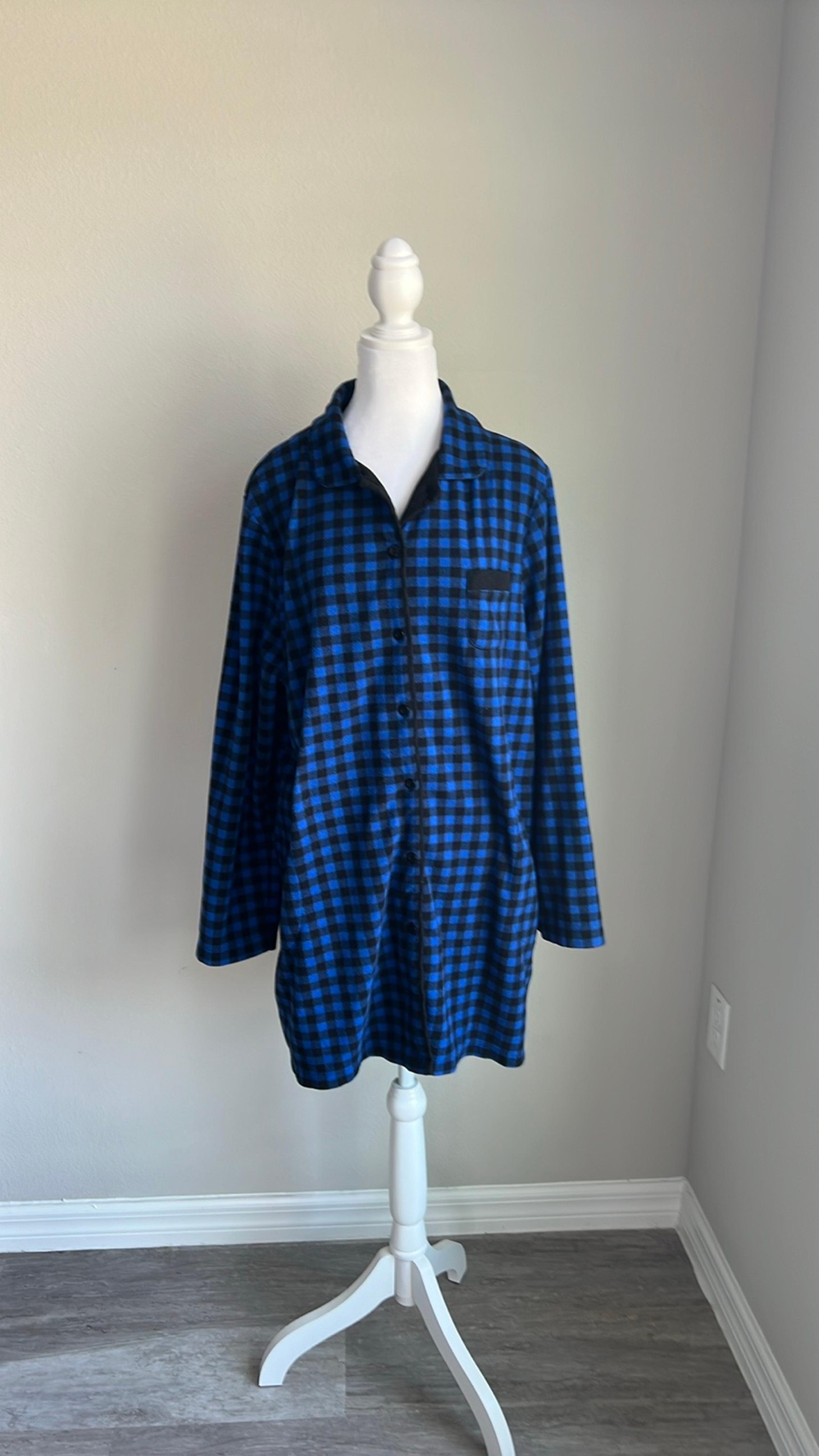 Carol Hochman women’s blue&black flannel nightshirt