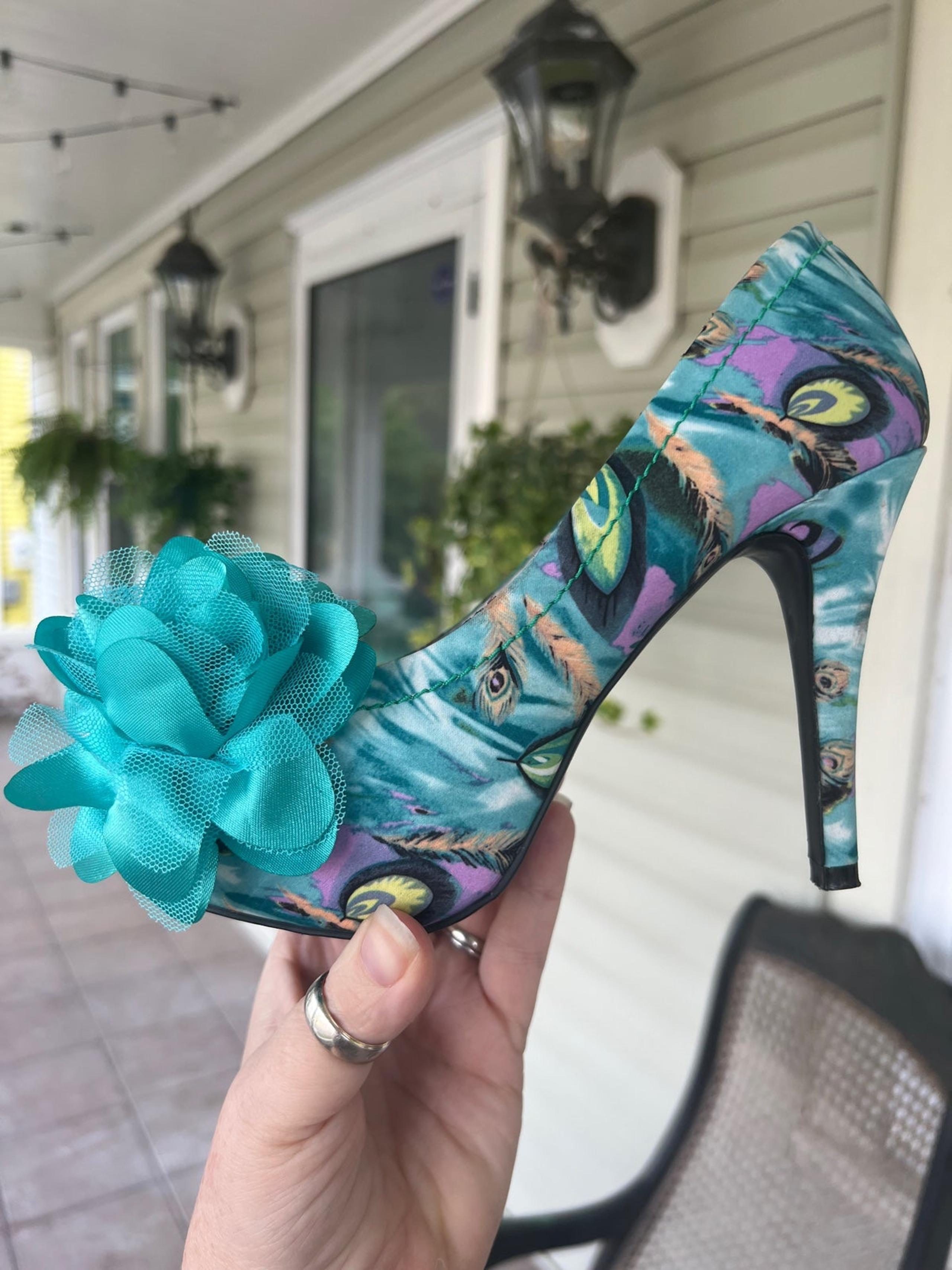 Dolce By Mojo Moxy Heels Colorful Green blue Floral Print Sz 7.5 Peep Toe Pumps