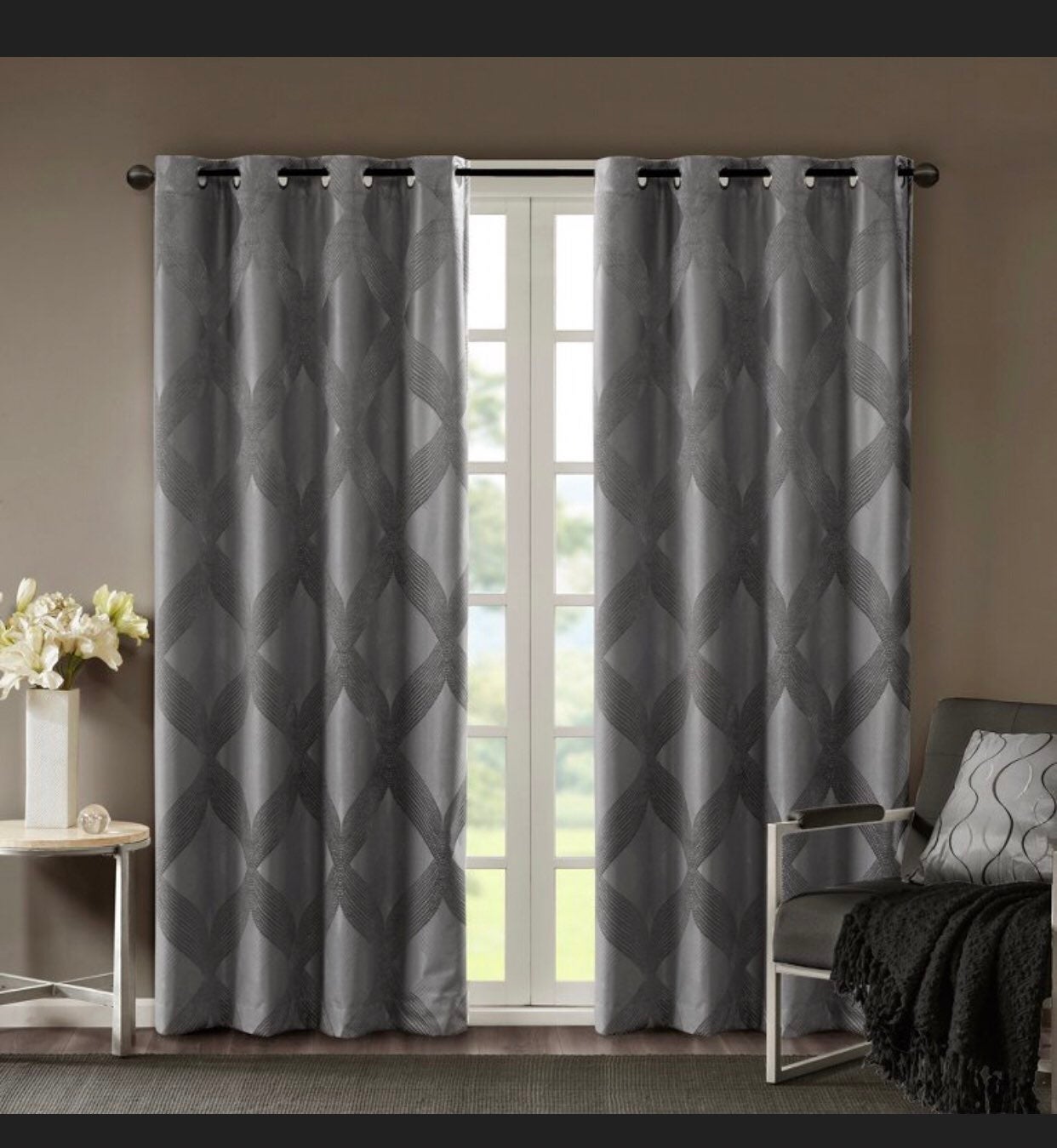 95”x50” Byron Ogee knitted blackout cur