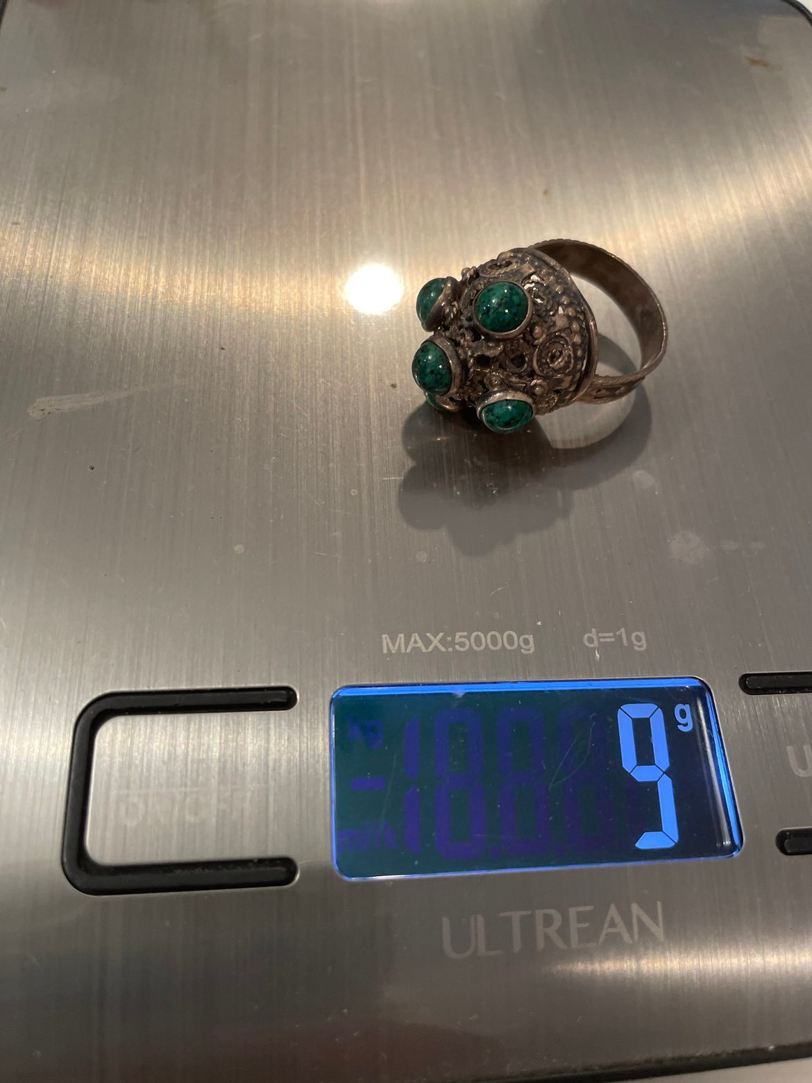 vintage sterling silver ring with green stones 9 Grams