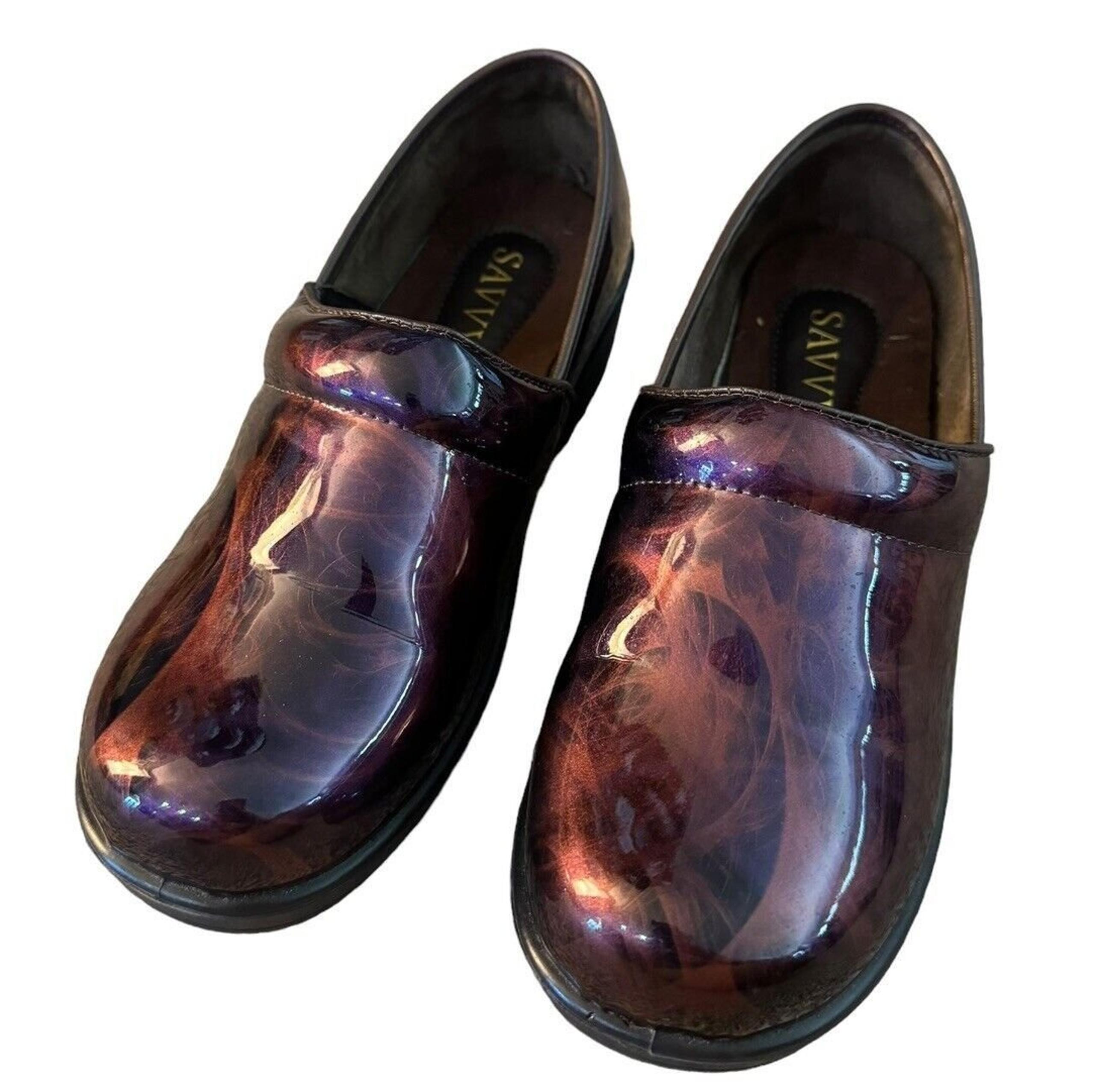 Savvy Brandy Nursing Shoes Clogs Patent Leather Purple Wave Design Women Sz 7.5