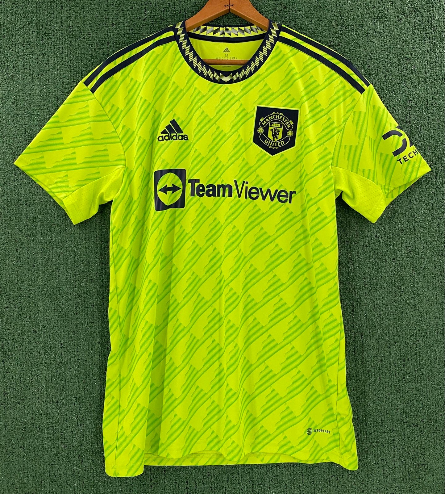 Adidas Manchester United 22/23 3rd Neon Green Soccer Jersey Men’s Size Medium