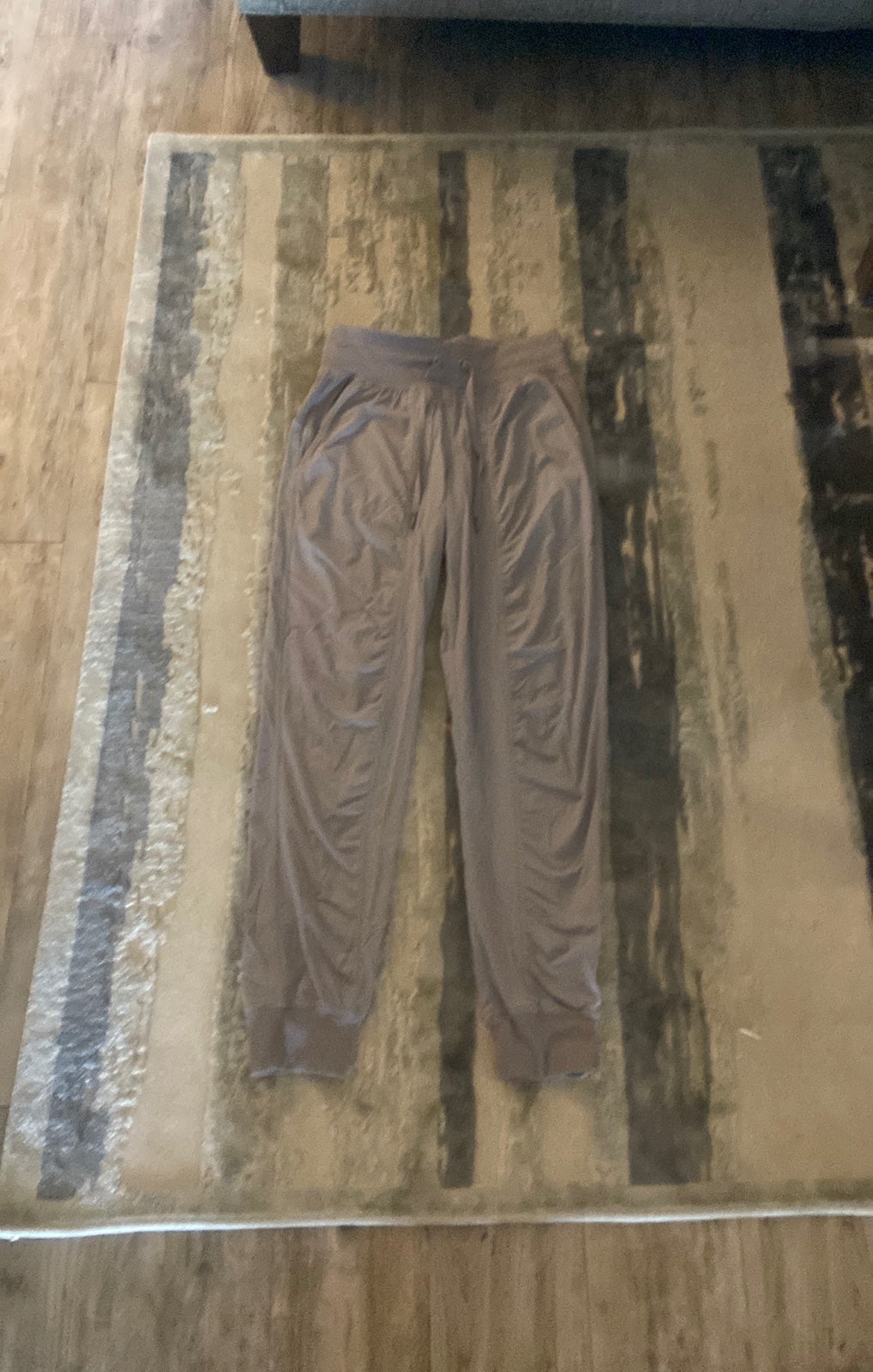 Lululemon dance studio jogger size 4