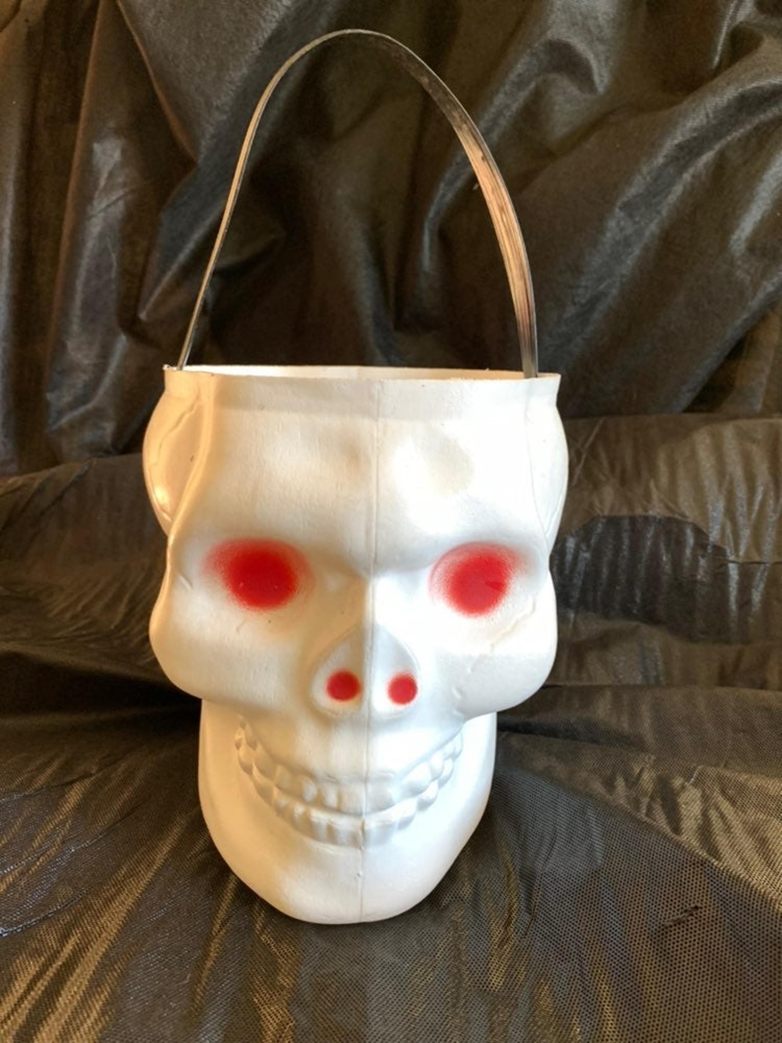 Empire  Skeleton Skull Trick Treat