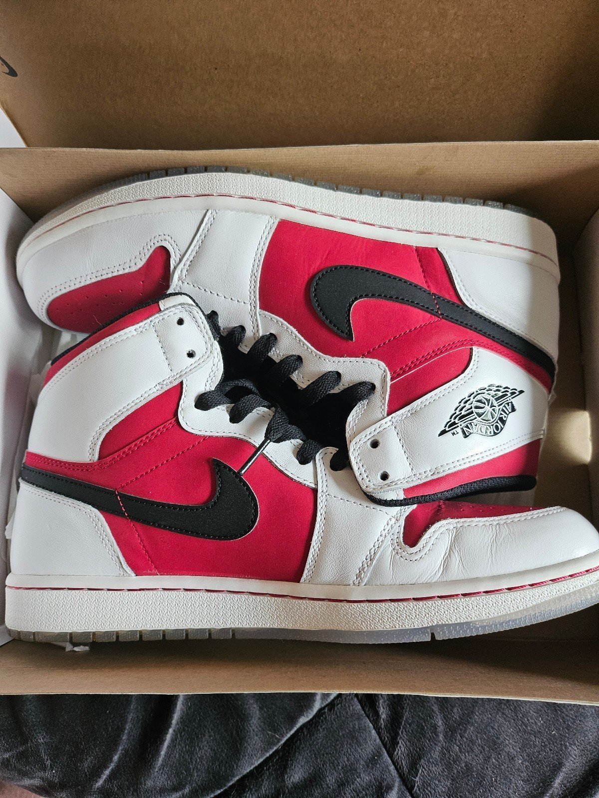 Air Jordan 1 Retro High OG 'Carmine' 2014 shoes