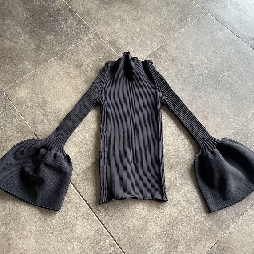 POTTERY LUXE LONG BELL SLEEVE TOP