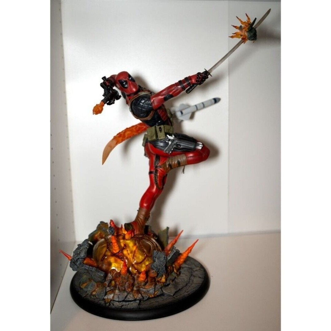 Sideshow Deadpool Heat-Seeker Premium Format Statue 1/4 scale Marvel sold out
