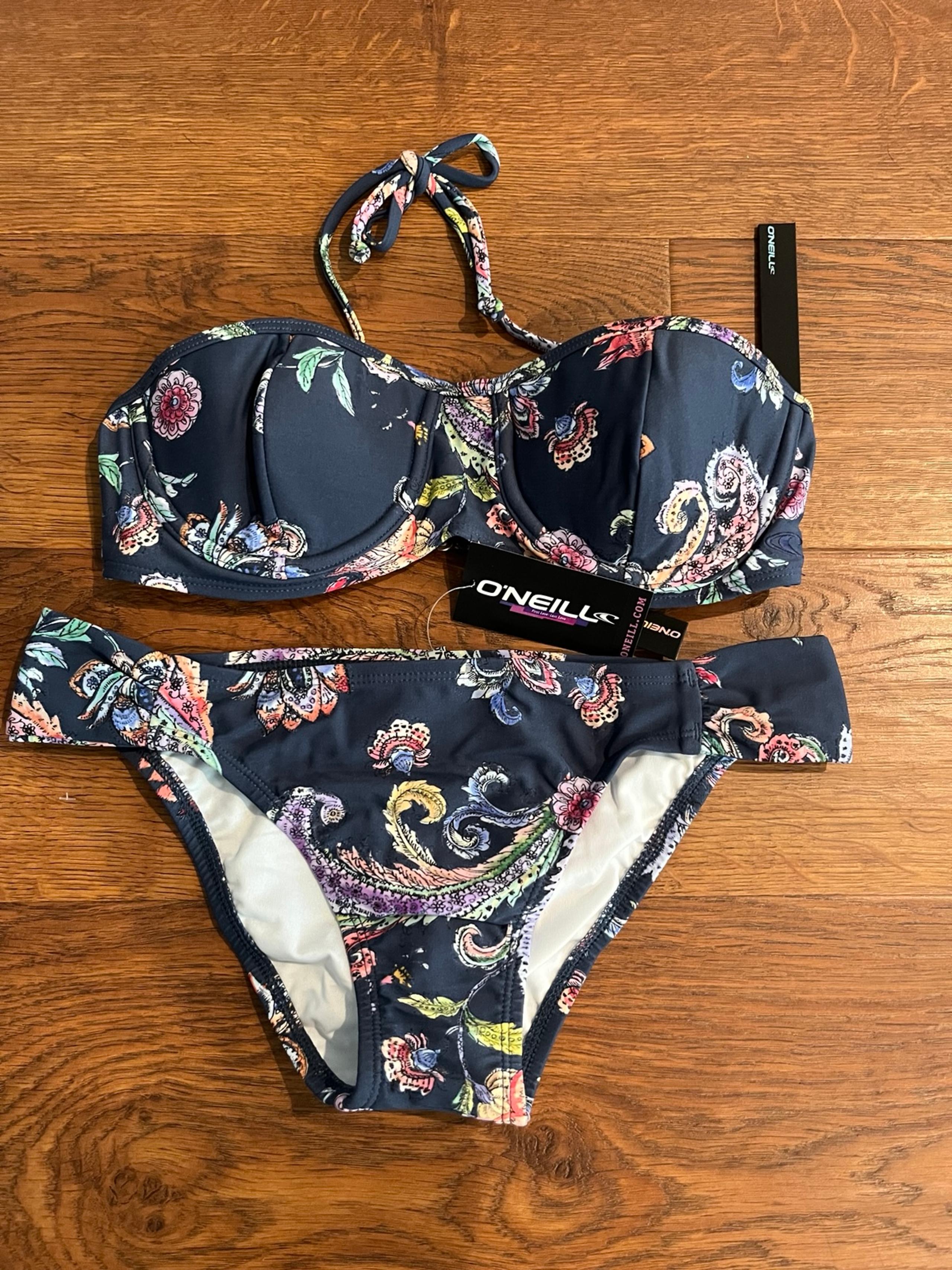 New with tags O’Neill Women Paisley Bikini Size M