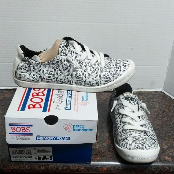 Skechers' BOB'S Black and White MOTLEY CAT Shoes....SIZE 7.5...EUC