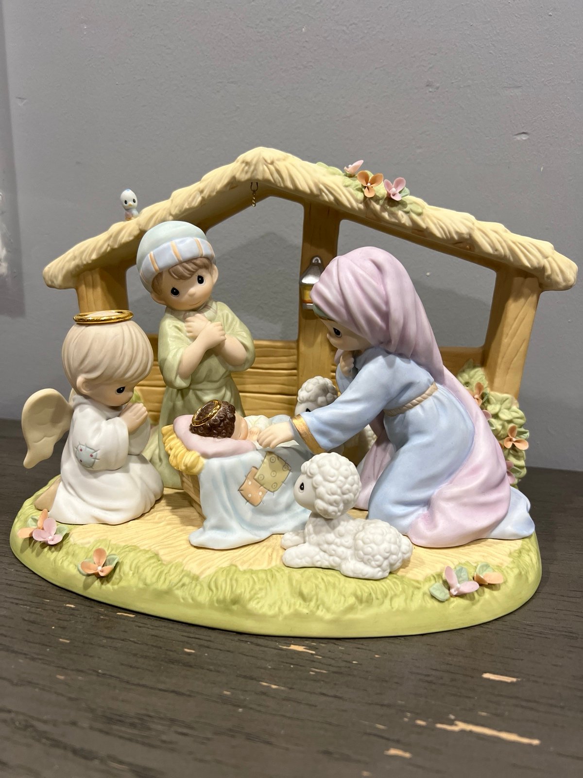 2001Precious Moments 'O Holy Night' Nativity Scene, Read.