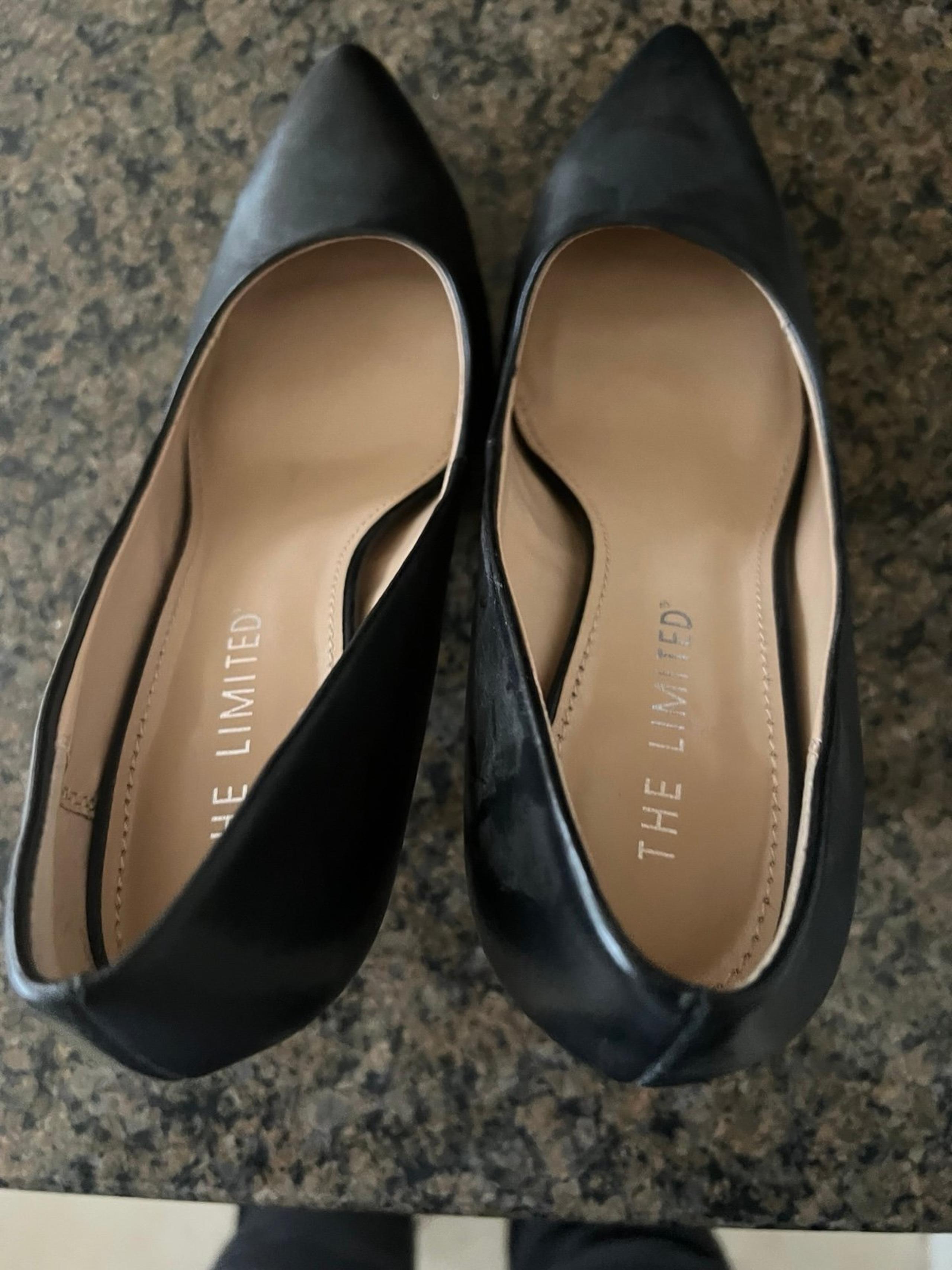 The Limited Black Pumps