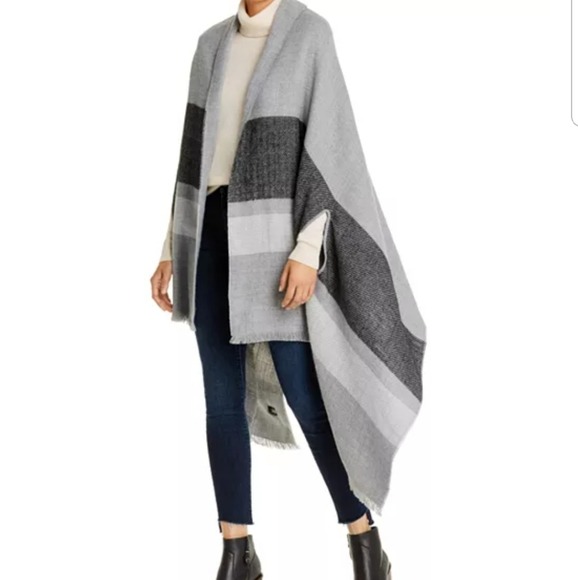 Aqua poncho