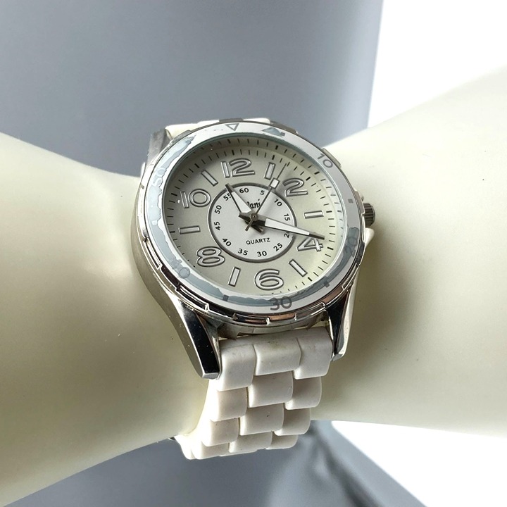 Vivani White Women's Buckle Band Analog Quartz Watch New Battery