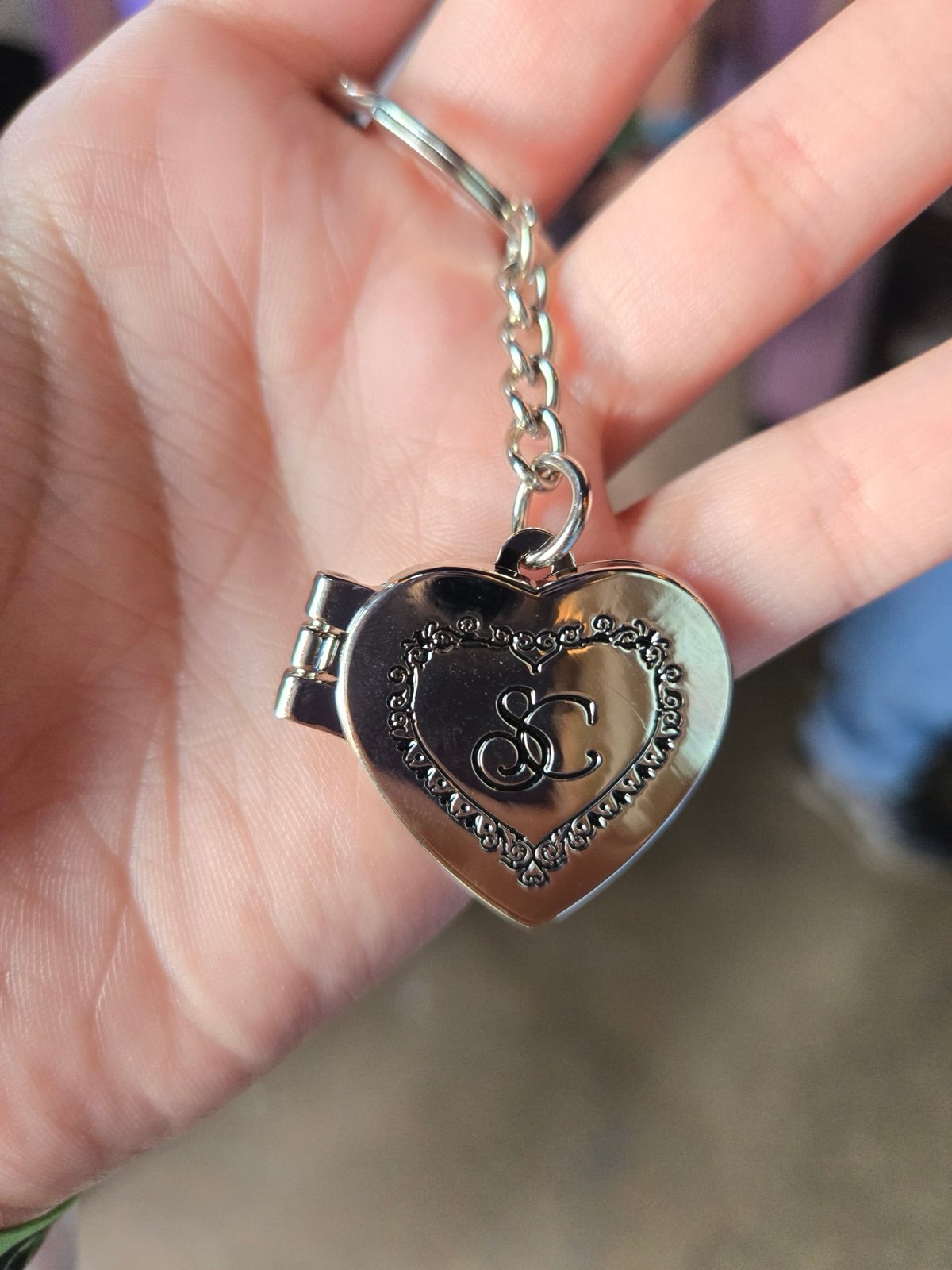 sabrina carpenter heart keychain
