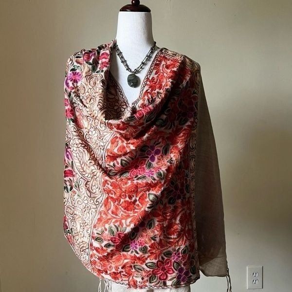 Kashmiri Pashmina Shawl Wrap Detailed Floral Embroidery Beige Tan Red Pink