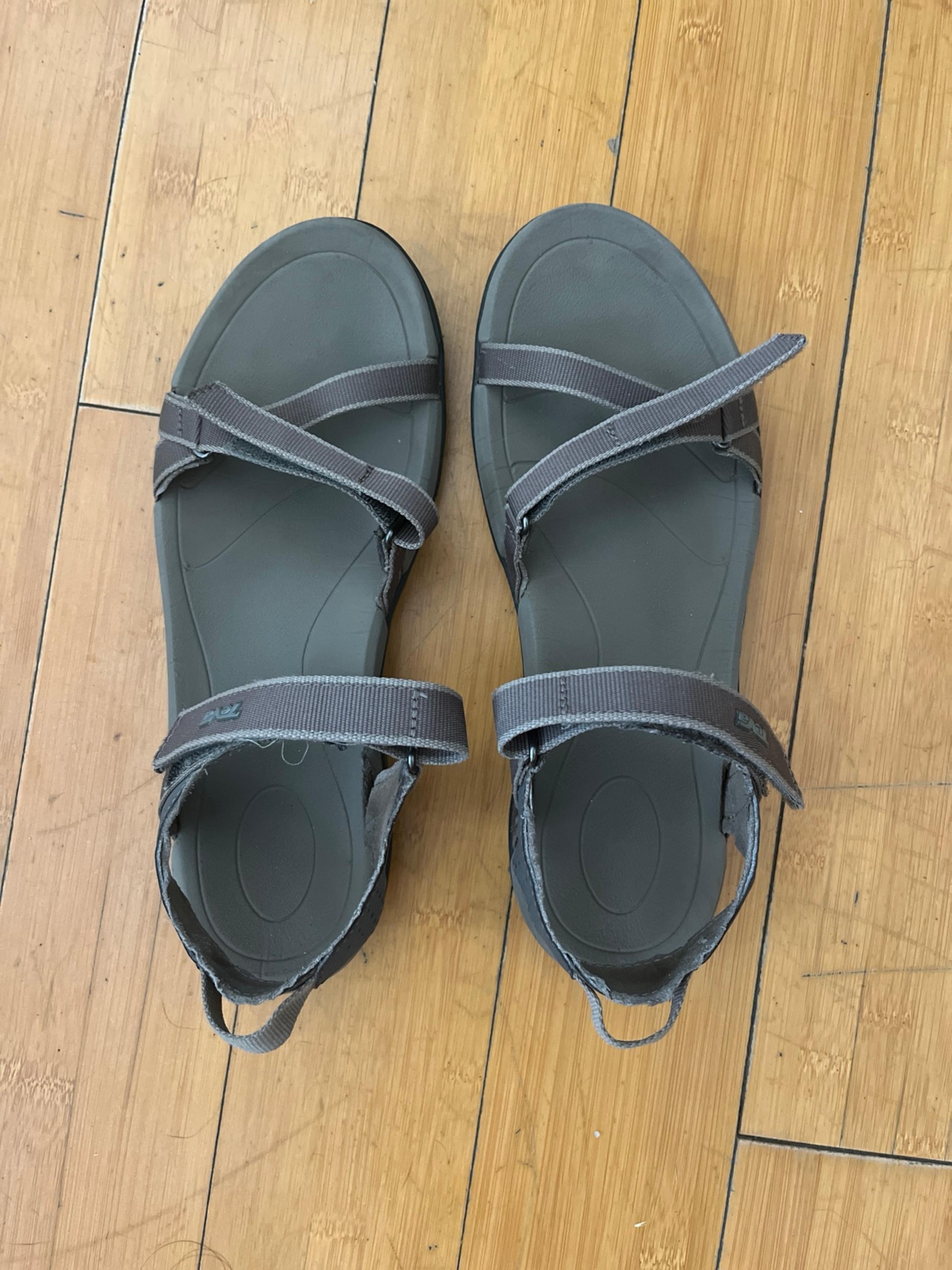 Teva 9.5 Sandals