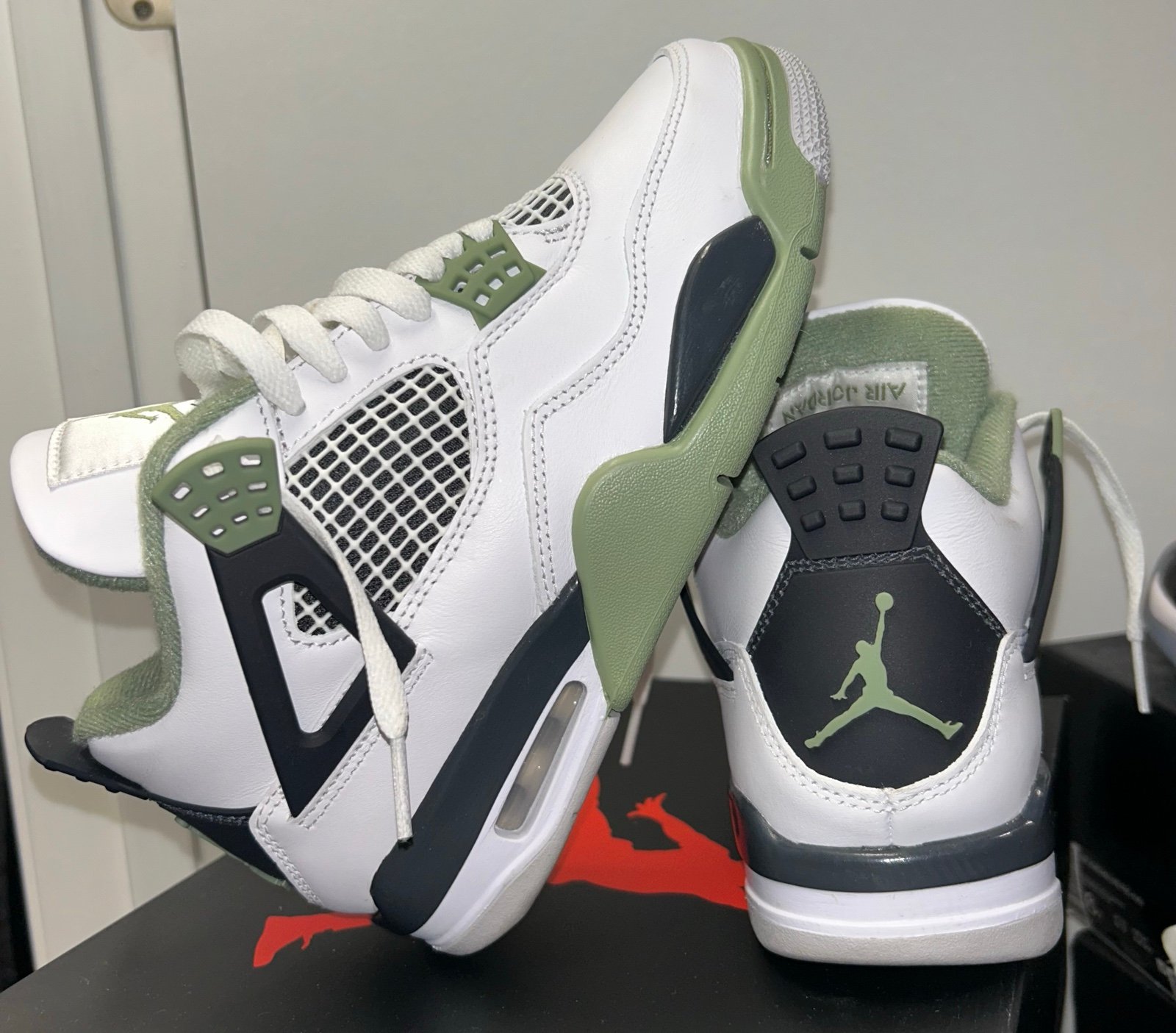 Seafoam Air Jordan Retro 4 (WMNS)