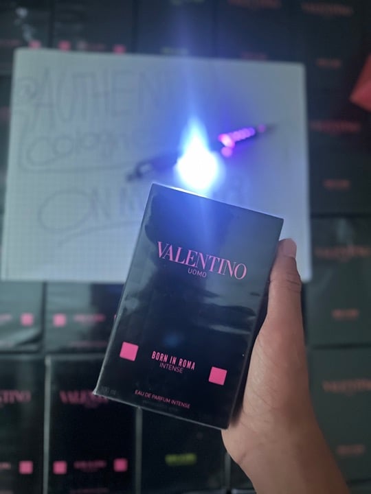 Valentino mens cologne 3.4oz fast shipping.