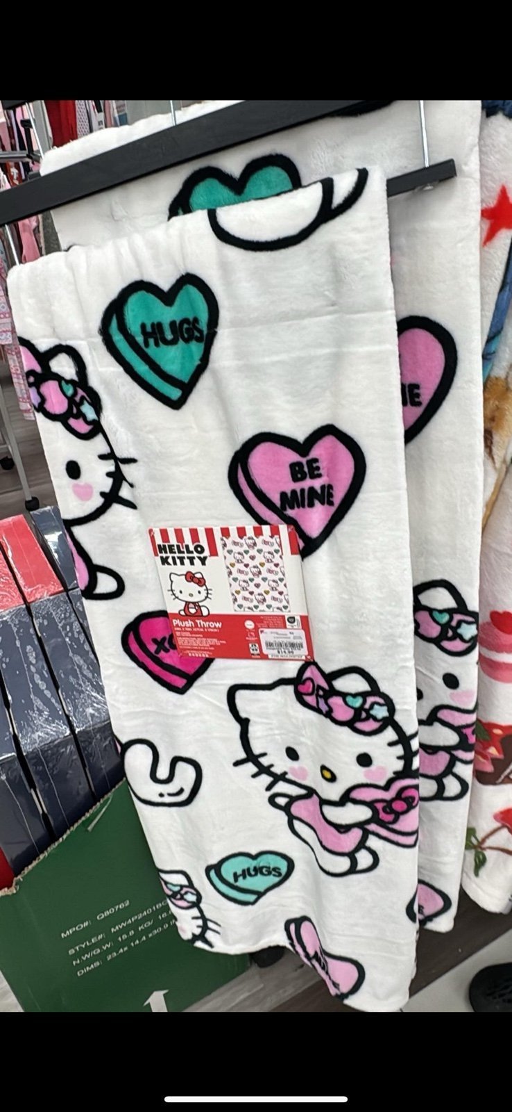 Hello Kitty valentine blanket