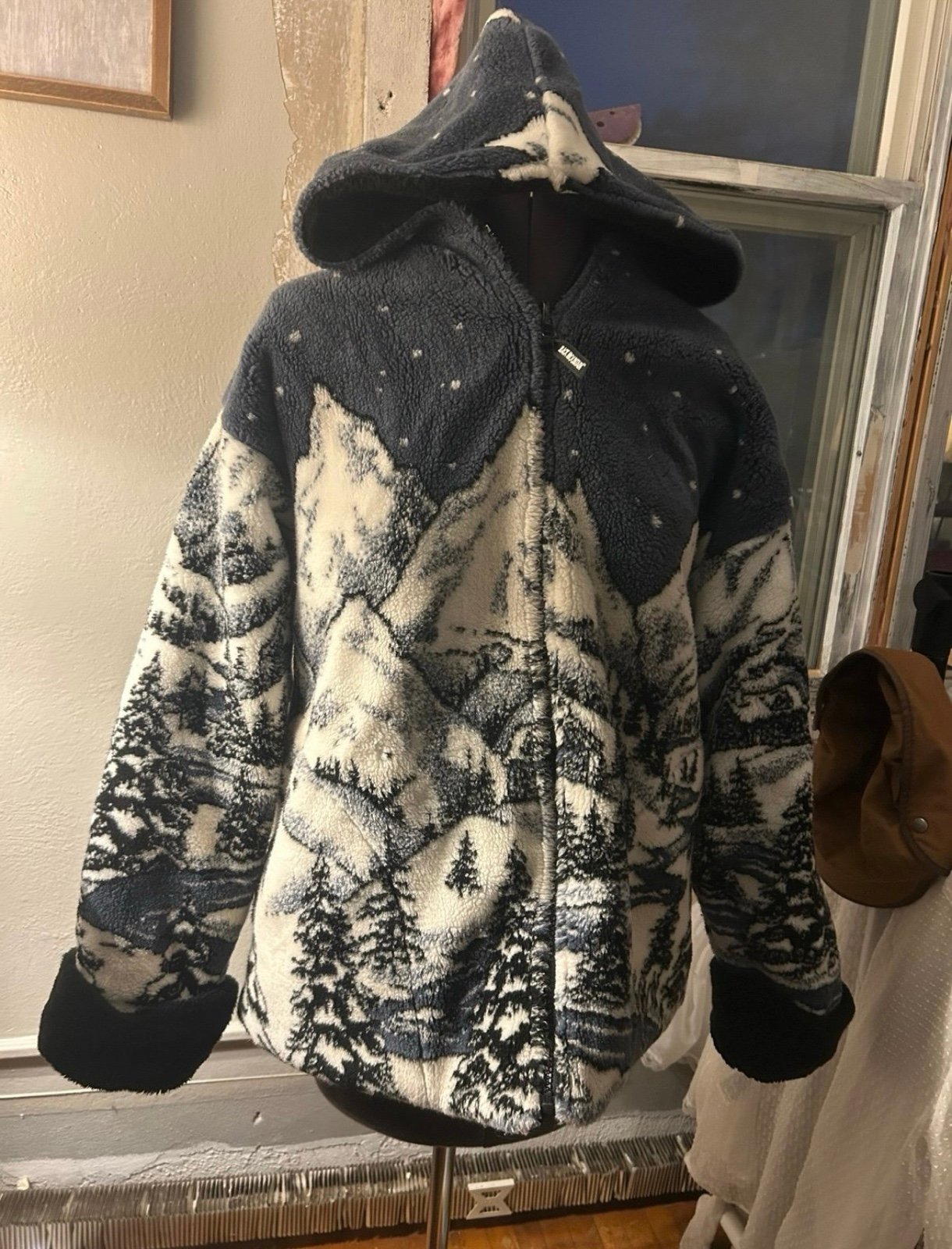 Vintage black mountain jacket