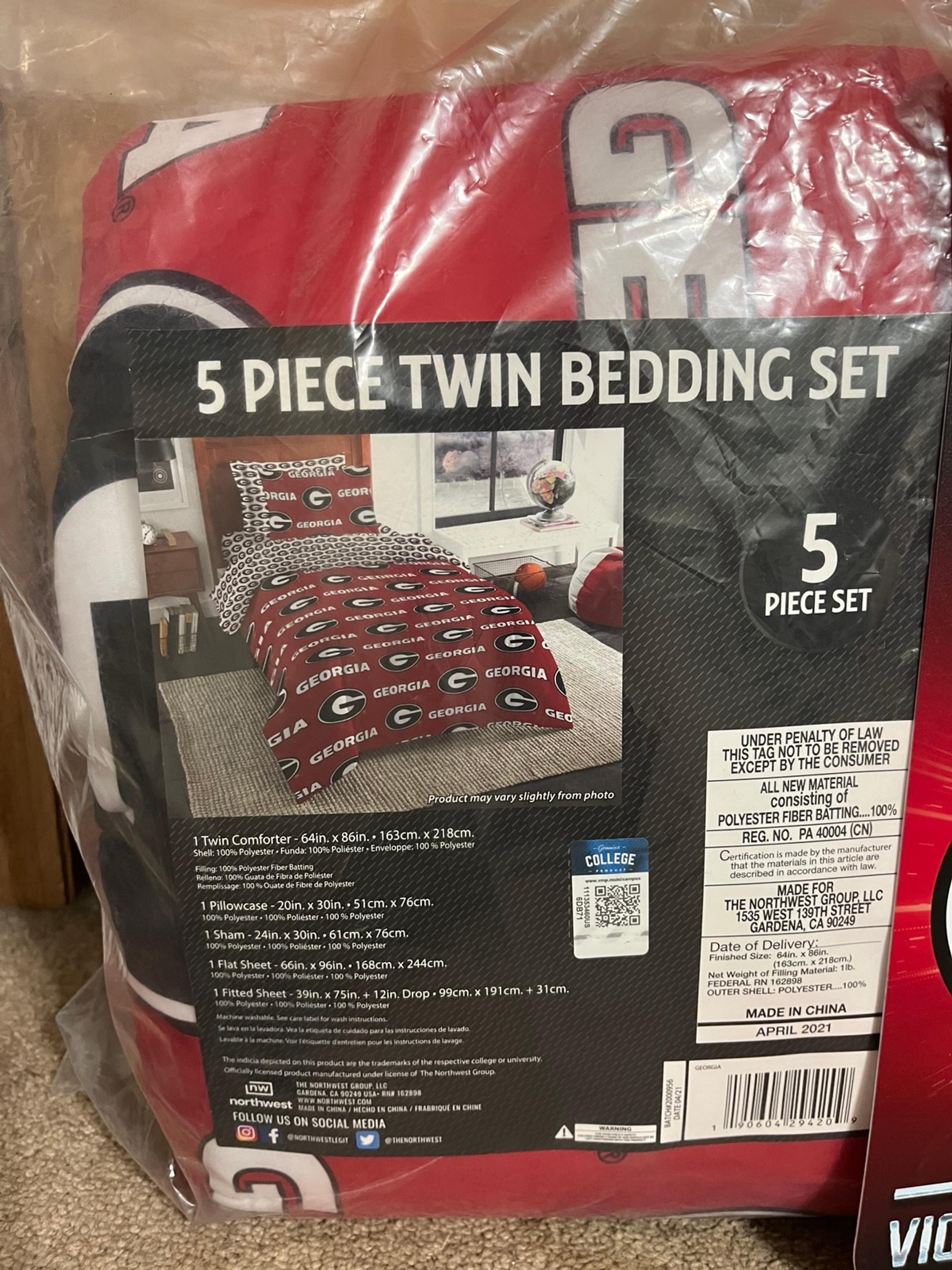 BRAND NEW official University of Georgia Bulldog TWIN 5 piece bed set
