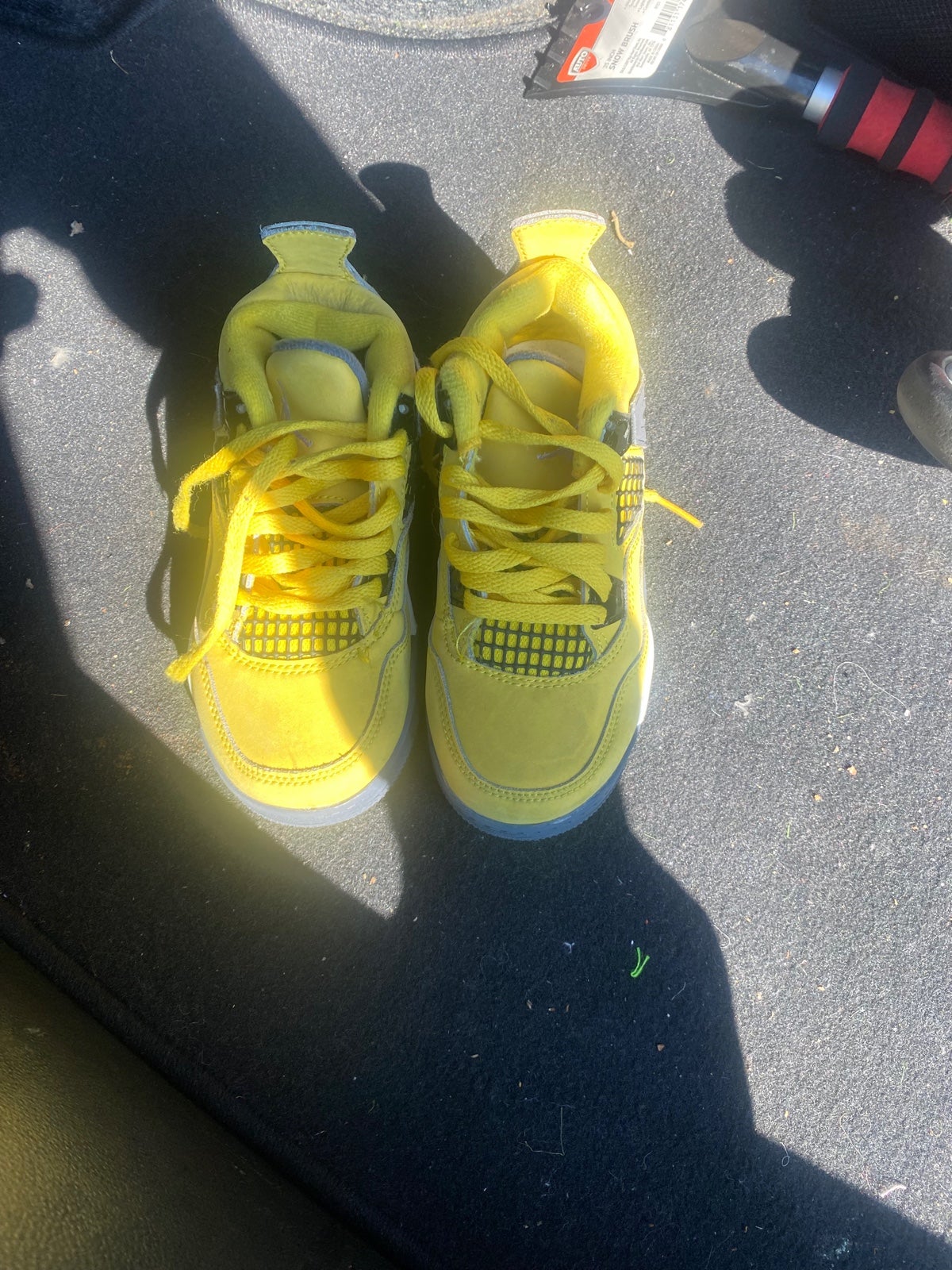 Jordan 4 lightning