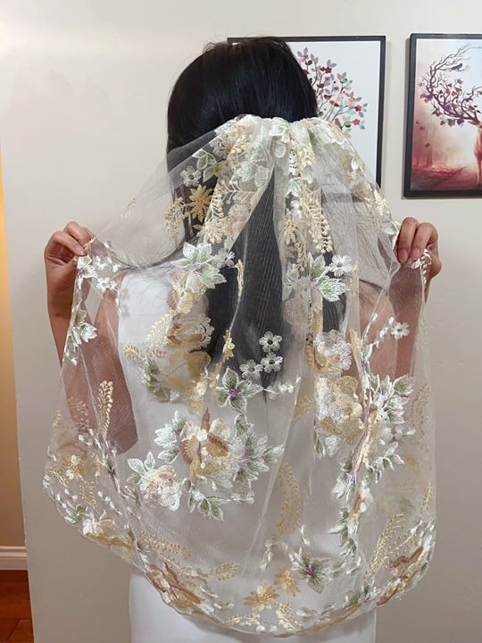 Embroidered bloom white flowers beige light purple rose flower leaf veil Floral
