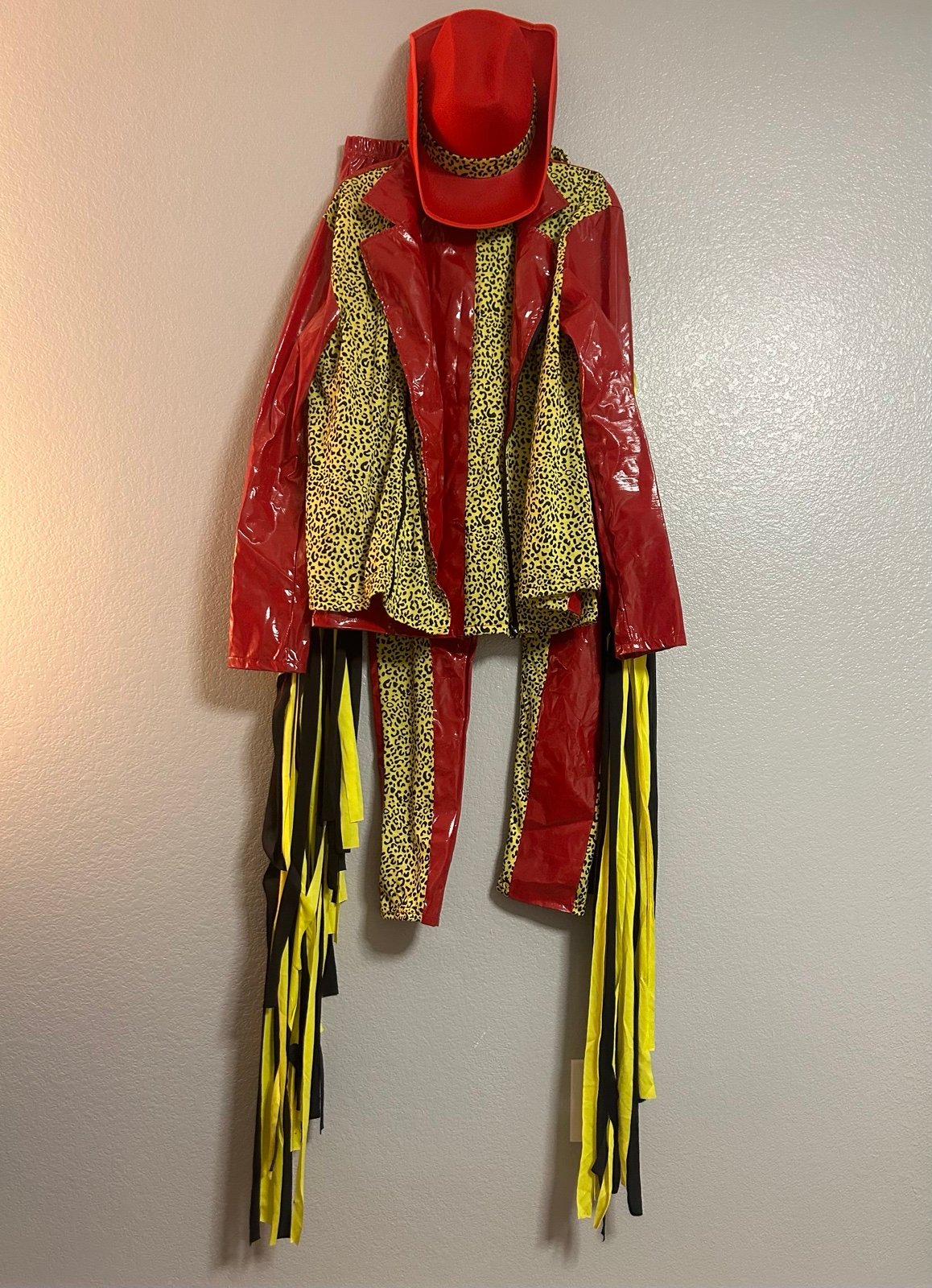 Macho Man Randy Savage Costume with multiple accessories size XL