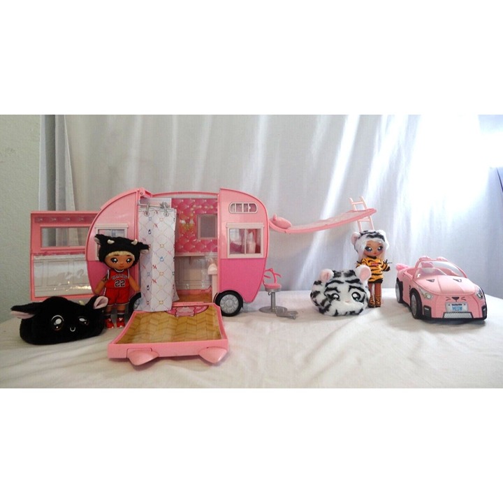 Na! Na! Na! Surprise Pink Soft Plush Convertible Car + Kitty Cat Camper + Dolls