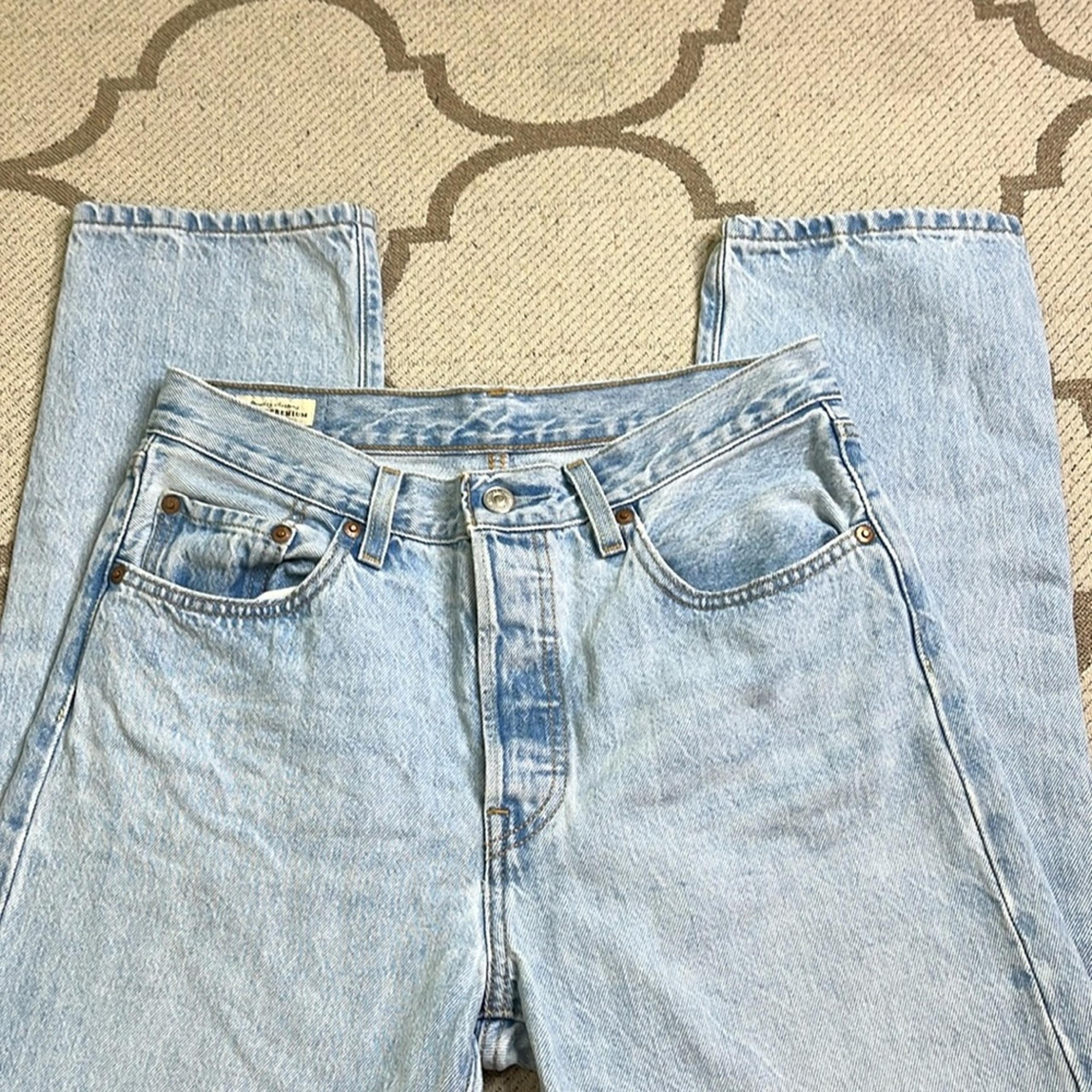 Levi's 501 ORIGINAL CROPPED WOMEN'S JEANS Capital E, size 28 Levi's 501 ORIGINAL CROPPED WOMEN'S JEANS Capital E, size 28