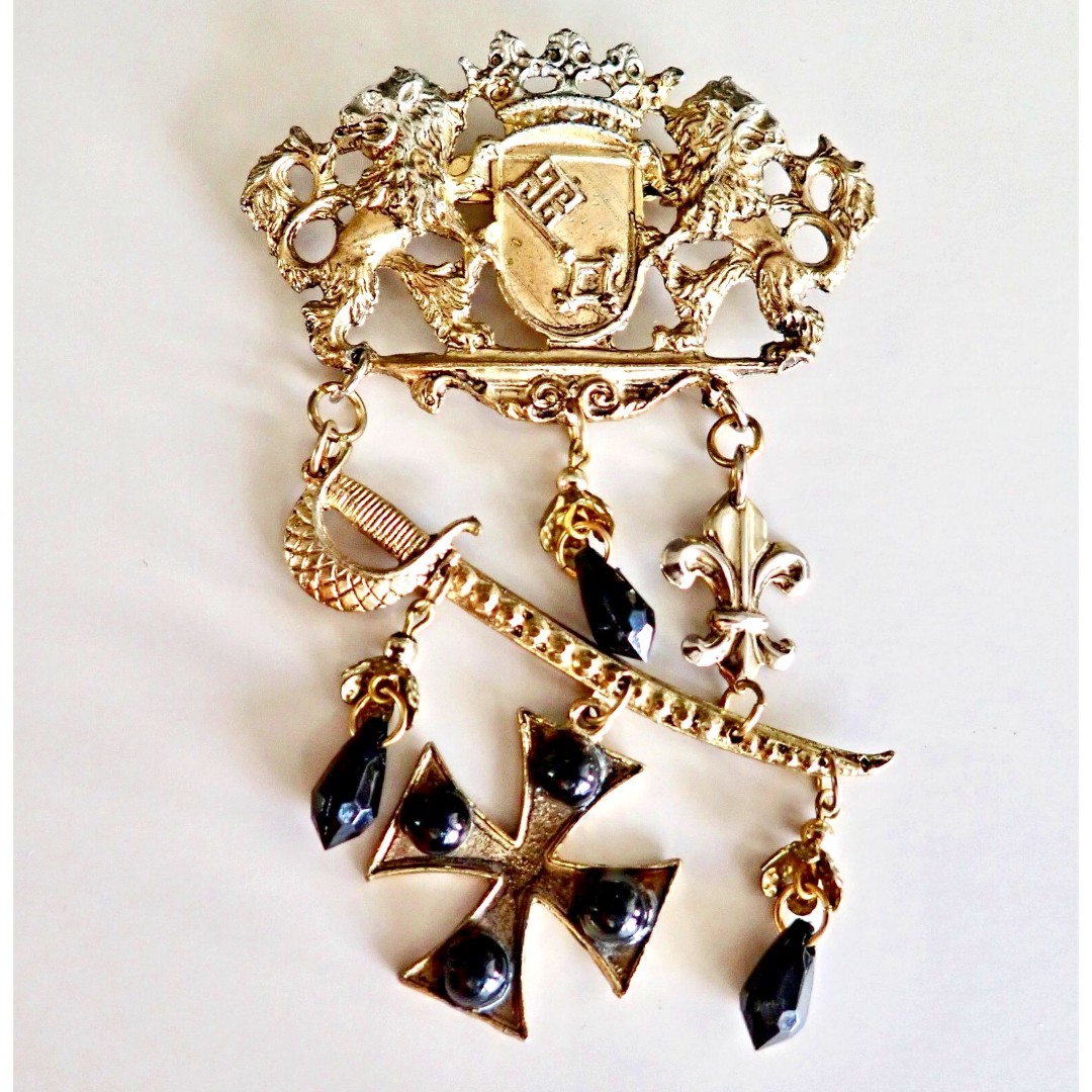 Edwardian Coat of Arms Hanging Fluer de Lei Sward Jet Cross Bead Brooch C Catch