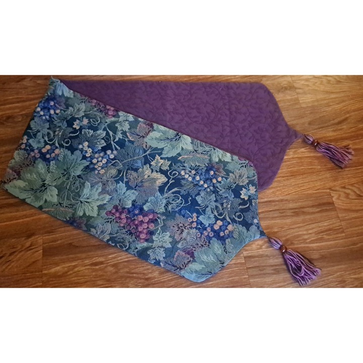 Grape Vine Tapestry Table Runner Purple Green W Tassels Pointed Long 17x72