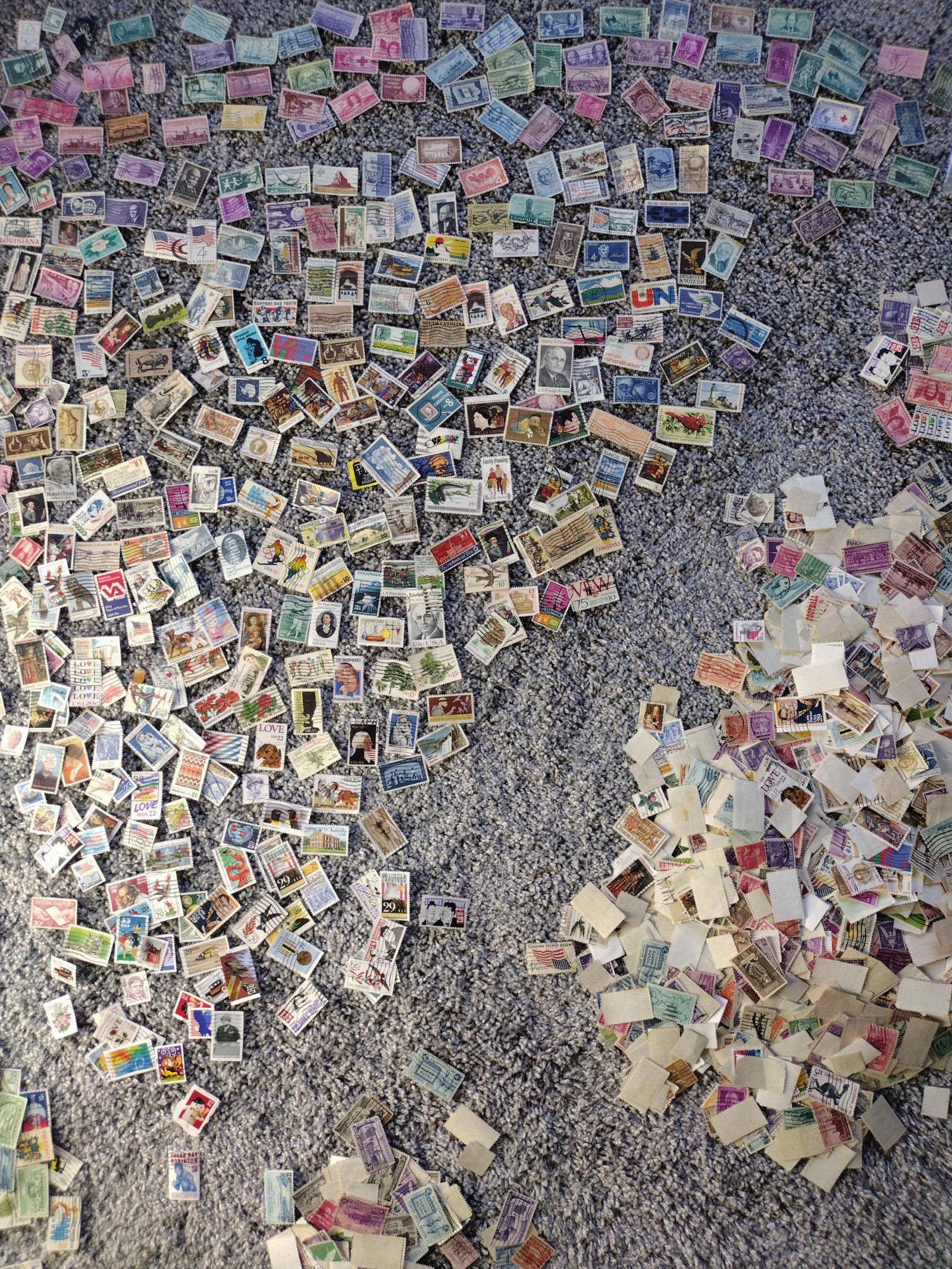 Stamps 1,000 commemoratives, USA, 1940-2000; many duplicates, free shipping