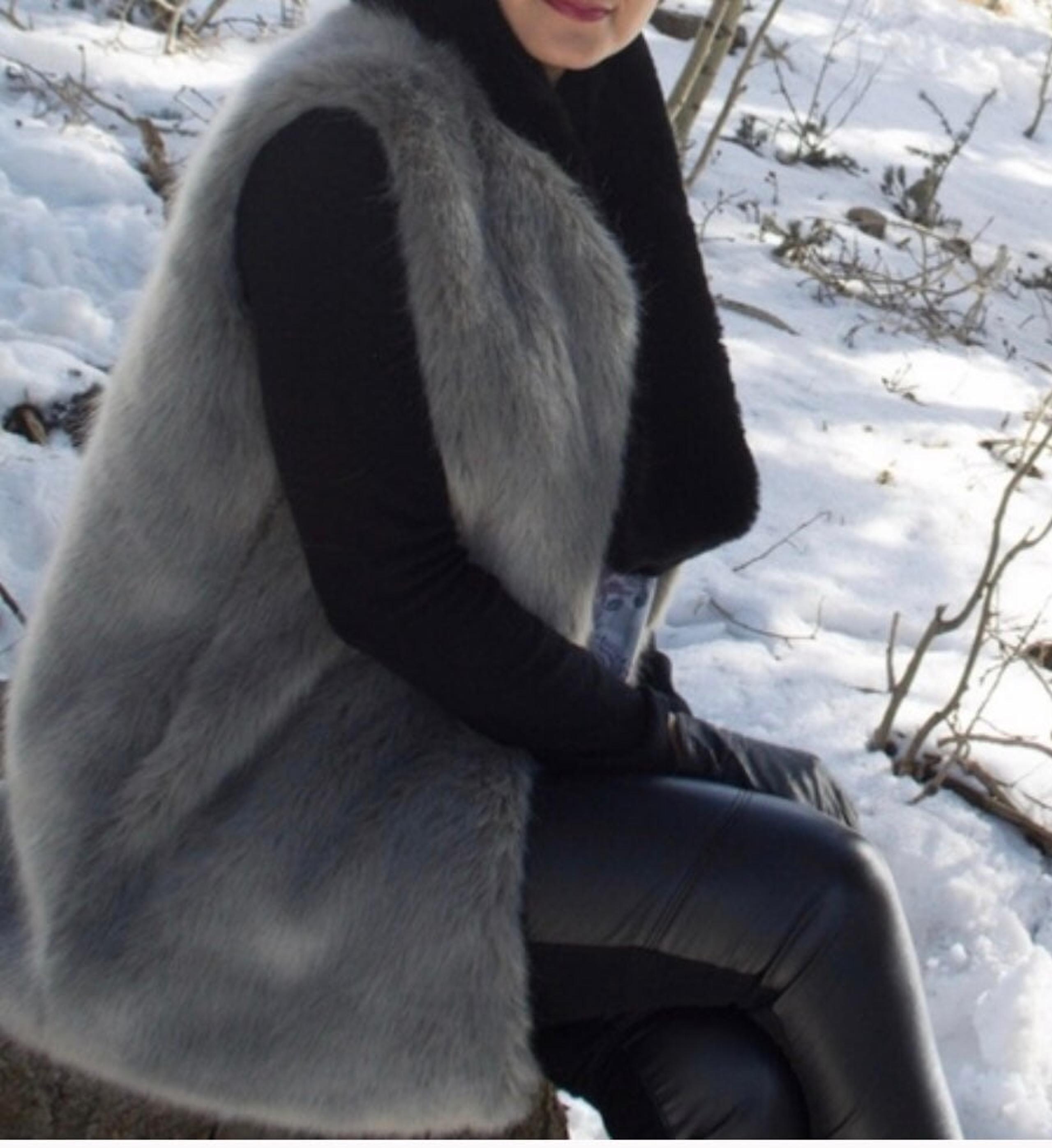 Max Studio Faux Fur Vest grey vest jacke