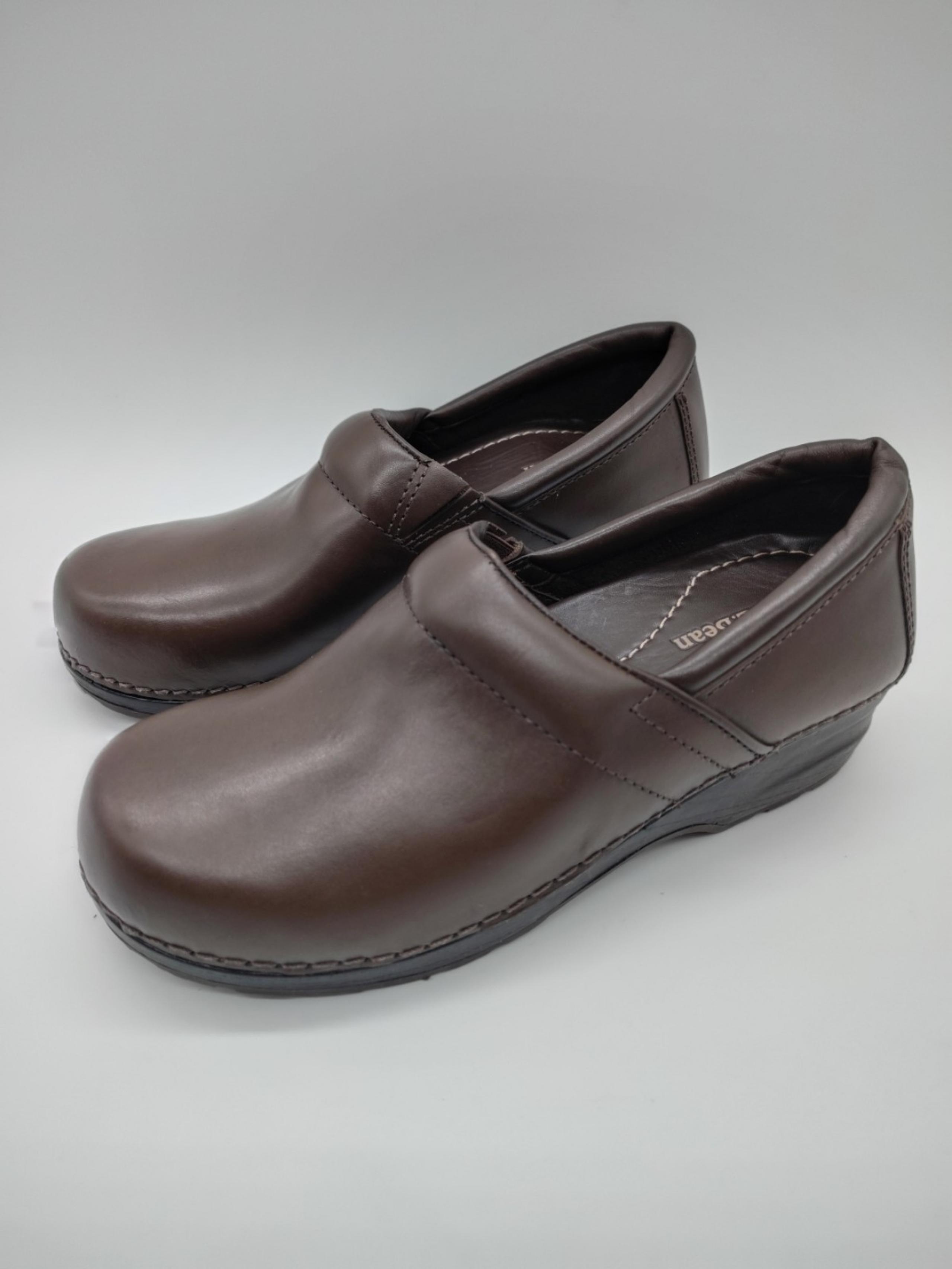 LL Bean Shoes Womens 7 M Classic Clog Brown Slip On Round Toe Wedge Heels 301352
