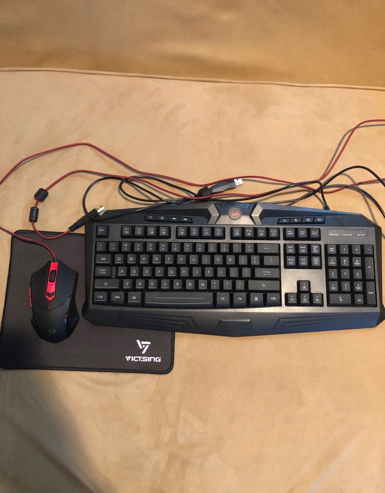 Gaming keyboard and mouse/ + mouse pad