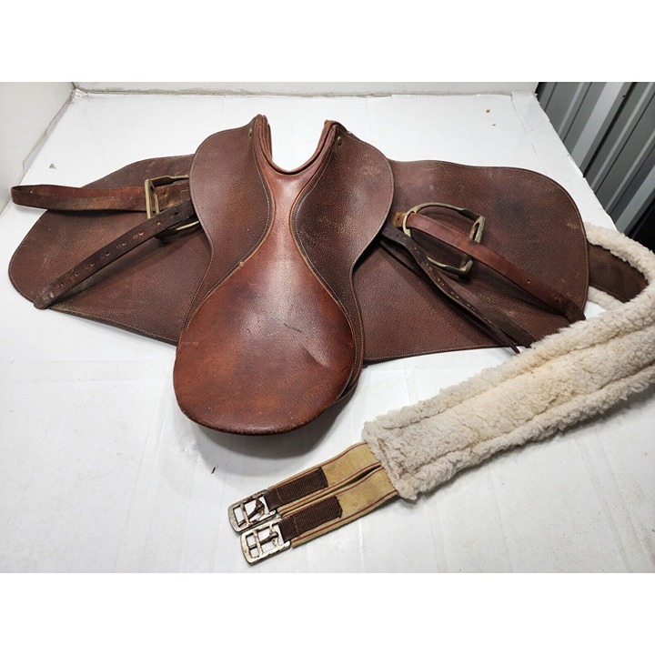 Vintage Blue Ribbon Leather Equestrian Horse Saddle Brown Made in England